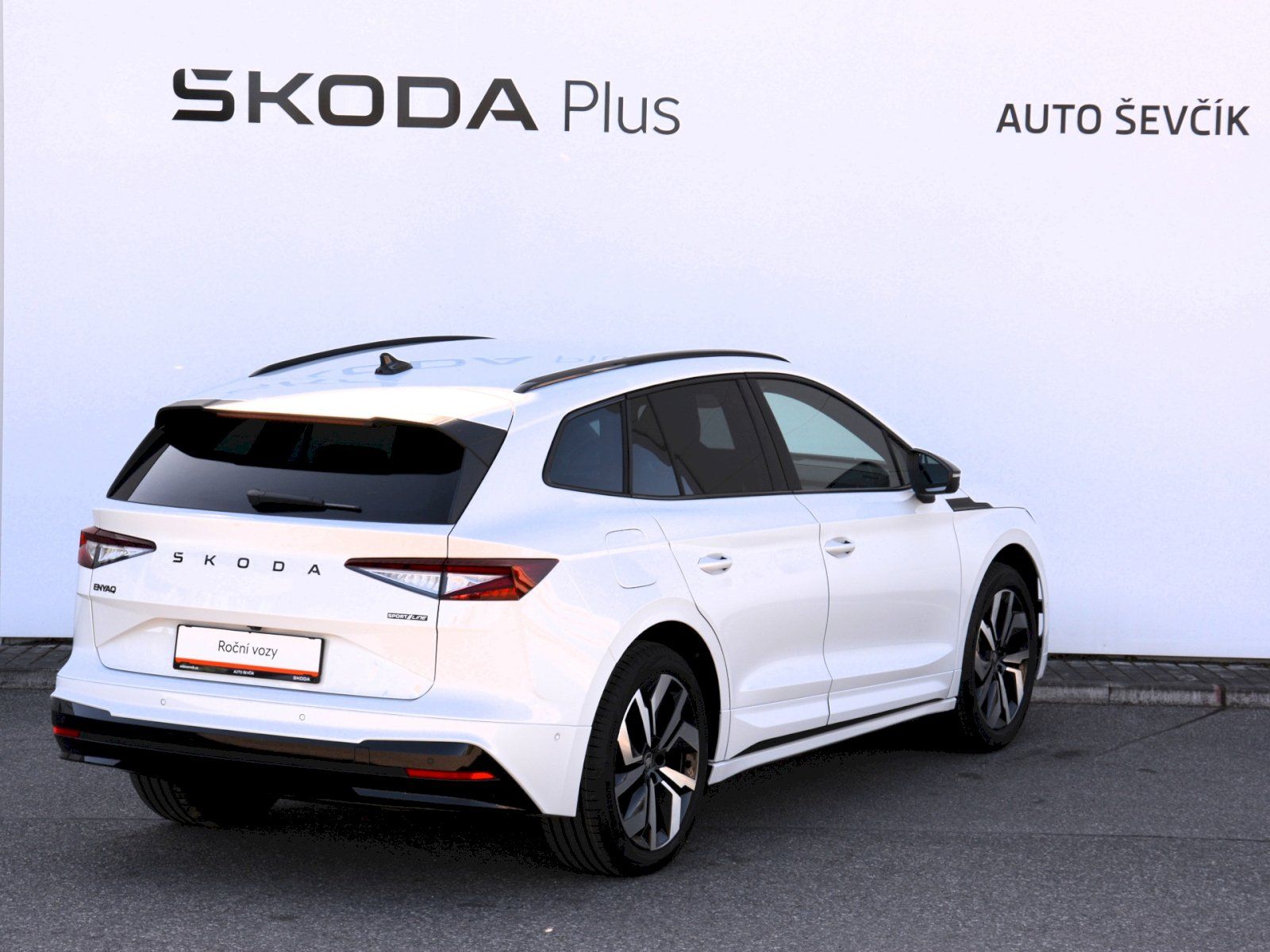 Škoda Enyaq iV, SportLine 85 82 kWh 210 kW - fotka 2