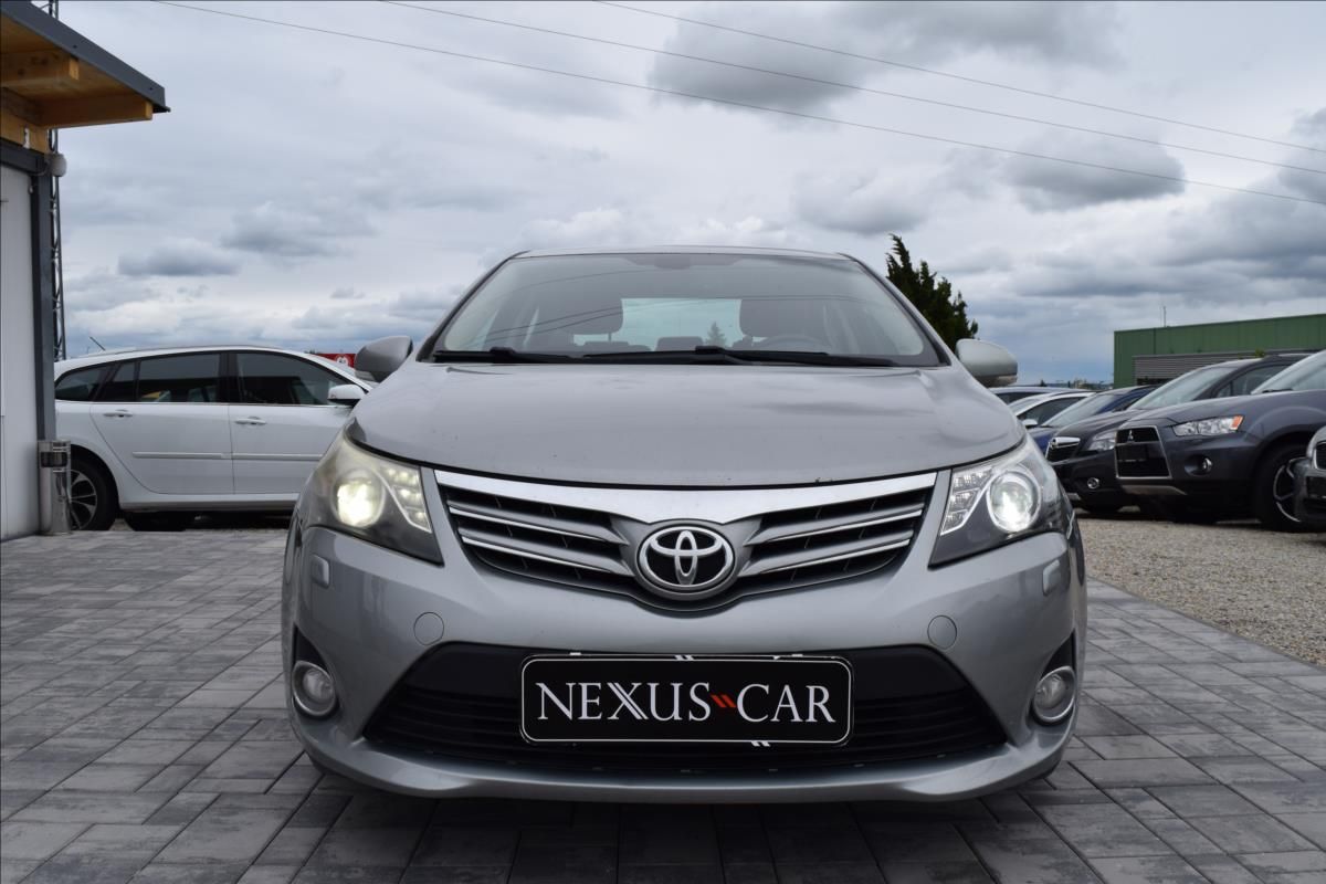Toyota Avensis, 2,2 D-CAT 130KW NOVÉ V CZ - fotka 2
