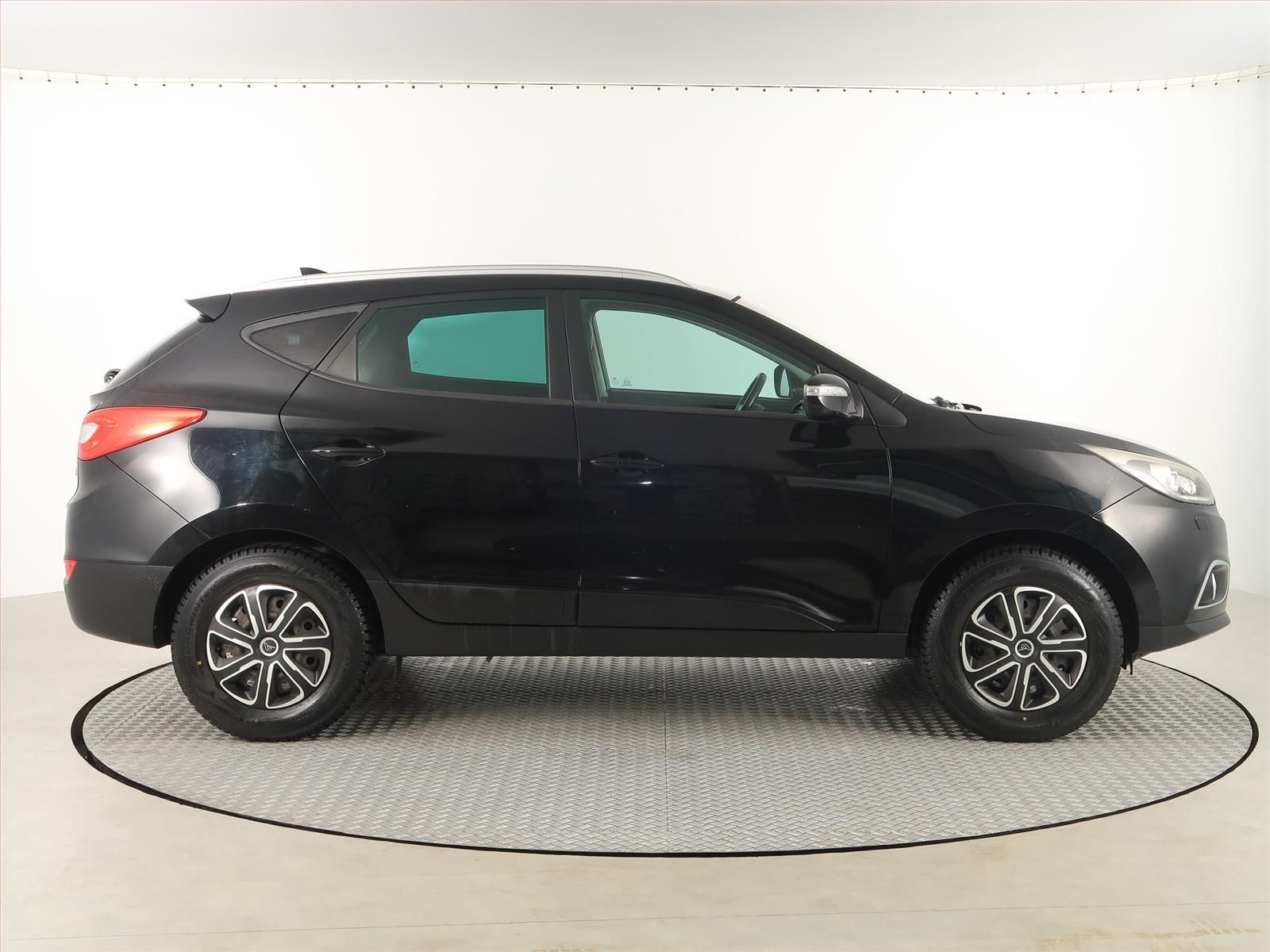 Hyundai ix35, 2.0 GDI, 4X4, Serv.kniha - fotka 6