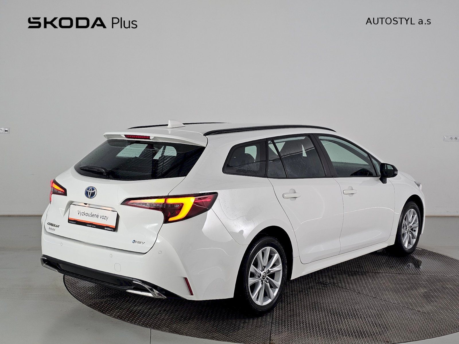 Toyota Corolla, TS 1.8HEV 140k COMFORT TECH - fotka 2