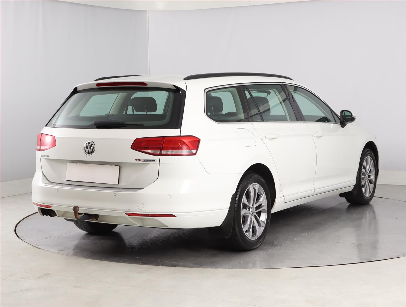 Volkswagen Passat, 1.8 TSI, Comfortline, ČR,1.maj - fotka 5