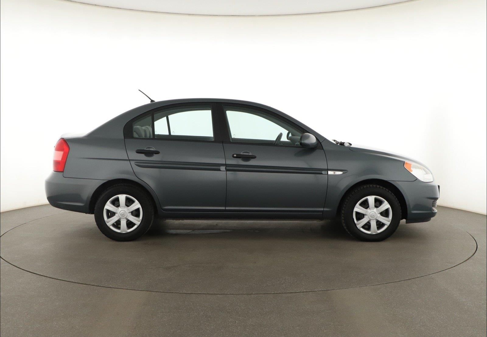 Hyundai Accent, 1.4i, ČR,1.maj, po STK - fotka 6