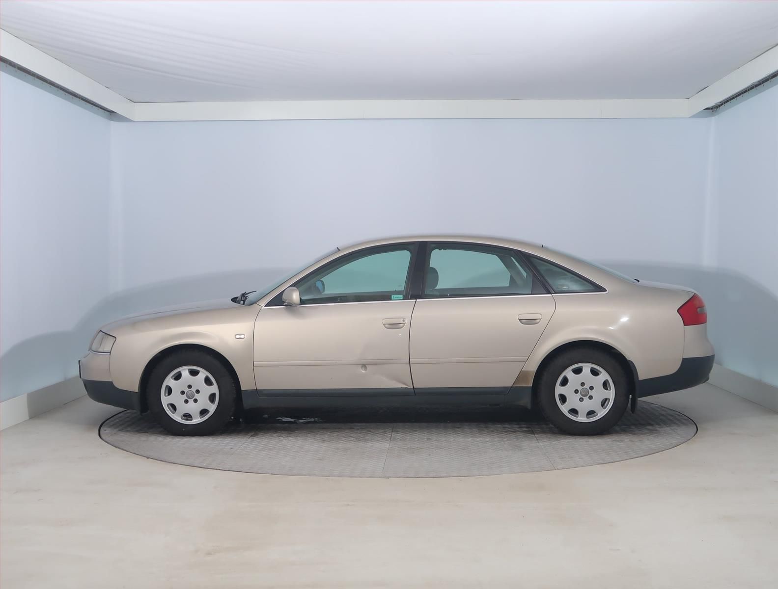 Audi A6, 2.5 TDI , Basis, po STK, Tažné - fotka 3