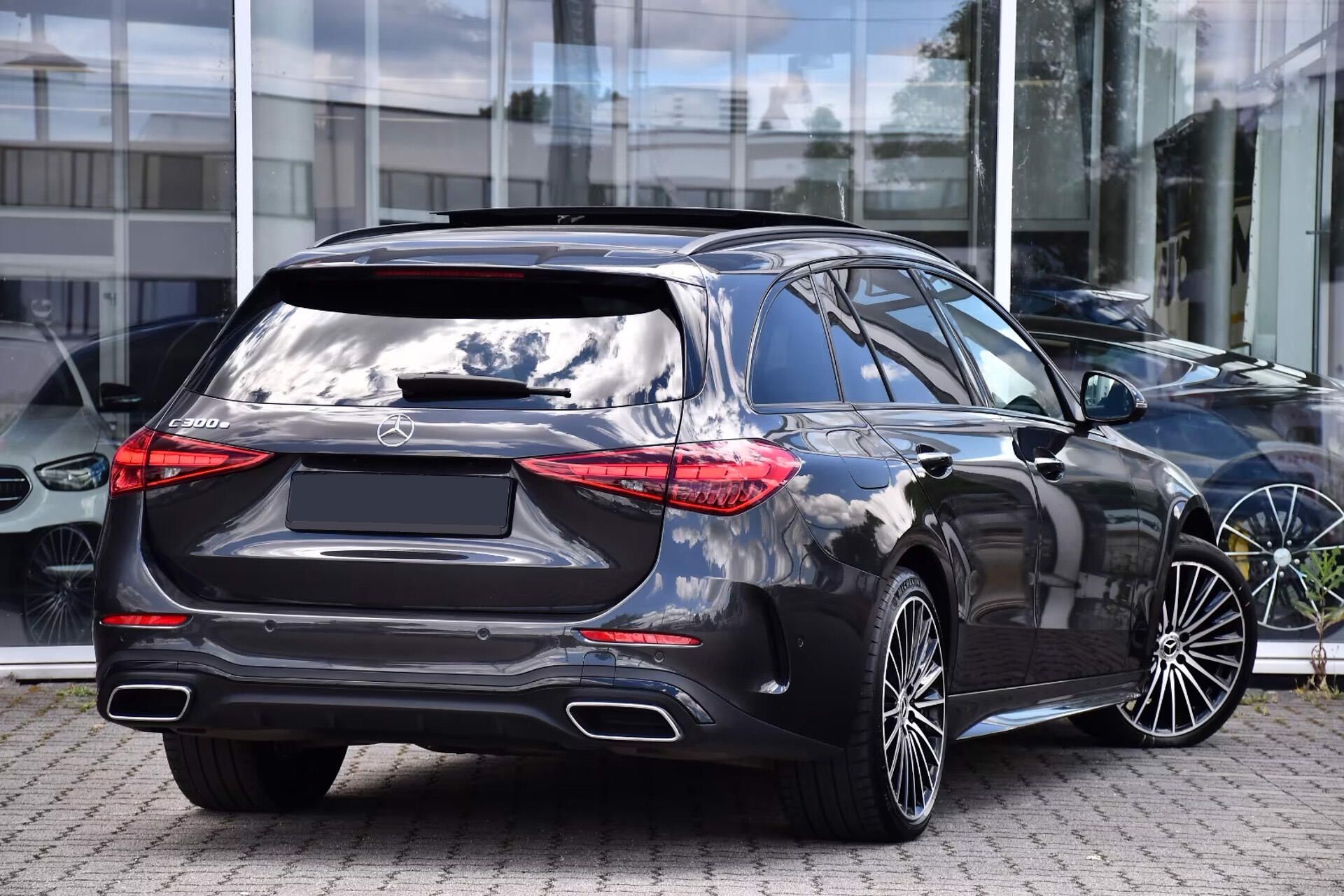 Mercedes-Benz Třídy C, 300e AMG Pano HuD 360 Burm DIG - fotka 6