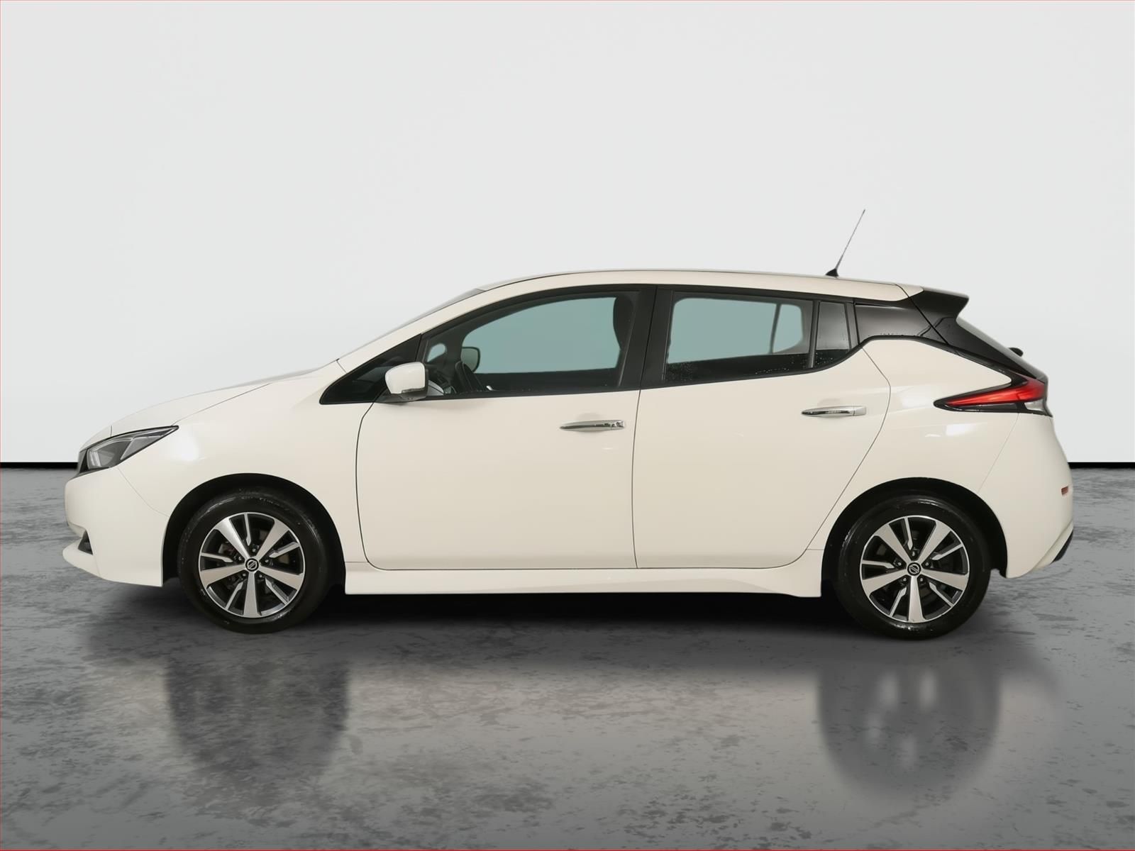Nissan LEAF, 40 kWh, Automat, Kůže - fotka 3