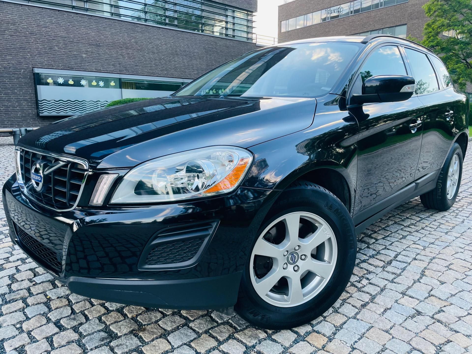 Volvo XC60, 2.0D 5V MAN 1.MAJITEL SERVISKA - fotka 2
