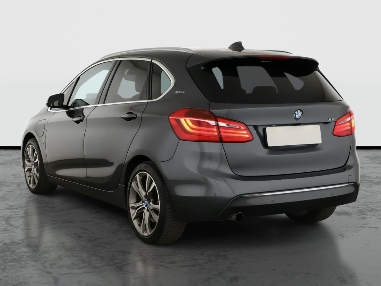 BMW Řada 2, 225xe Active Tourer, 4X4 - fotka 4