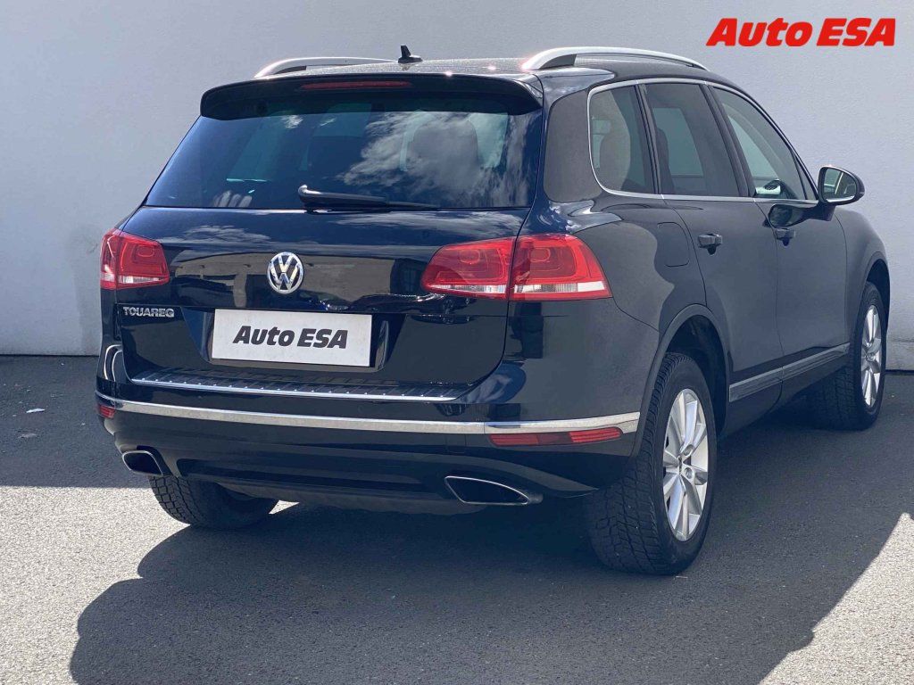 Volkswagen Touareg, 3.0 TDi 4x4,AT - fotka 4