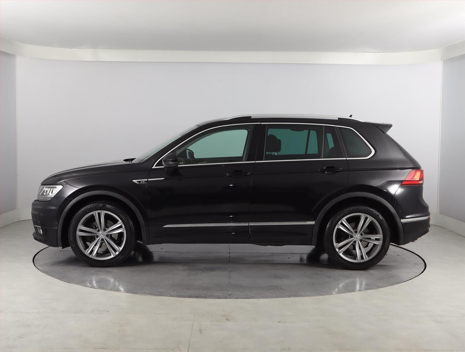 Volkswagen Tiguan, 1.5 TSI, R-Line, Automat, Kůže - fotka 3