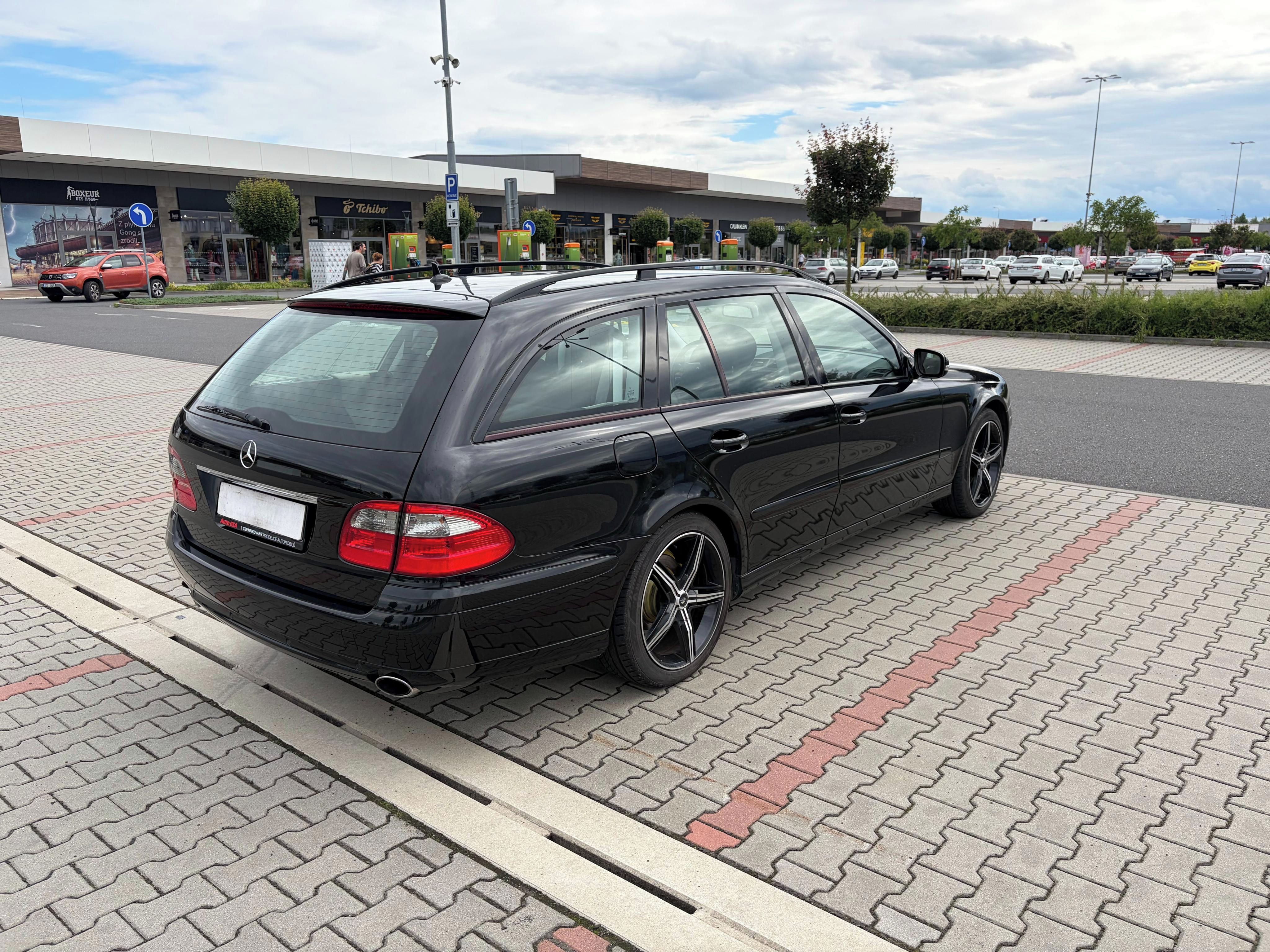 Mercedes-Benz Třídy E, 3.0 CDi 140kw TOP STAV 7 MÍST - fotka 3