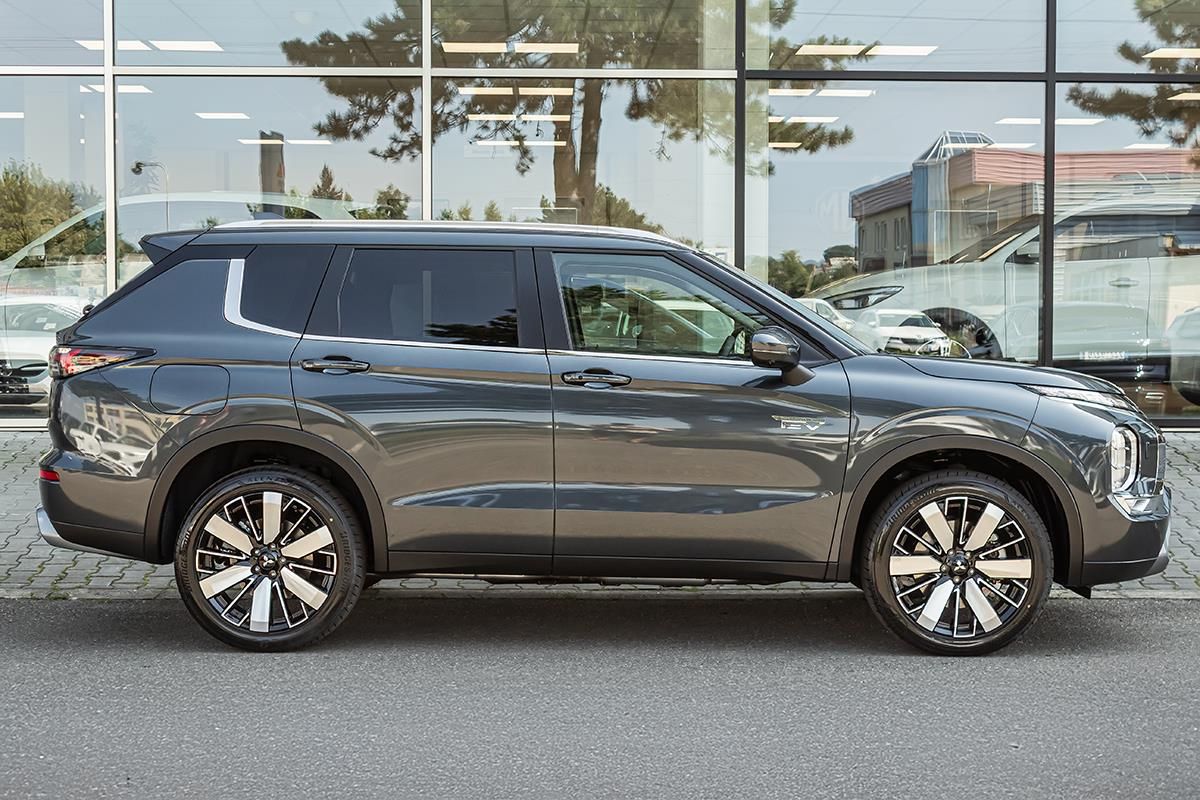 Mitsubishi Outlander, 2,4 PHEV 4WD  Instyle - fotka 5