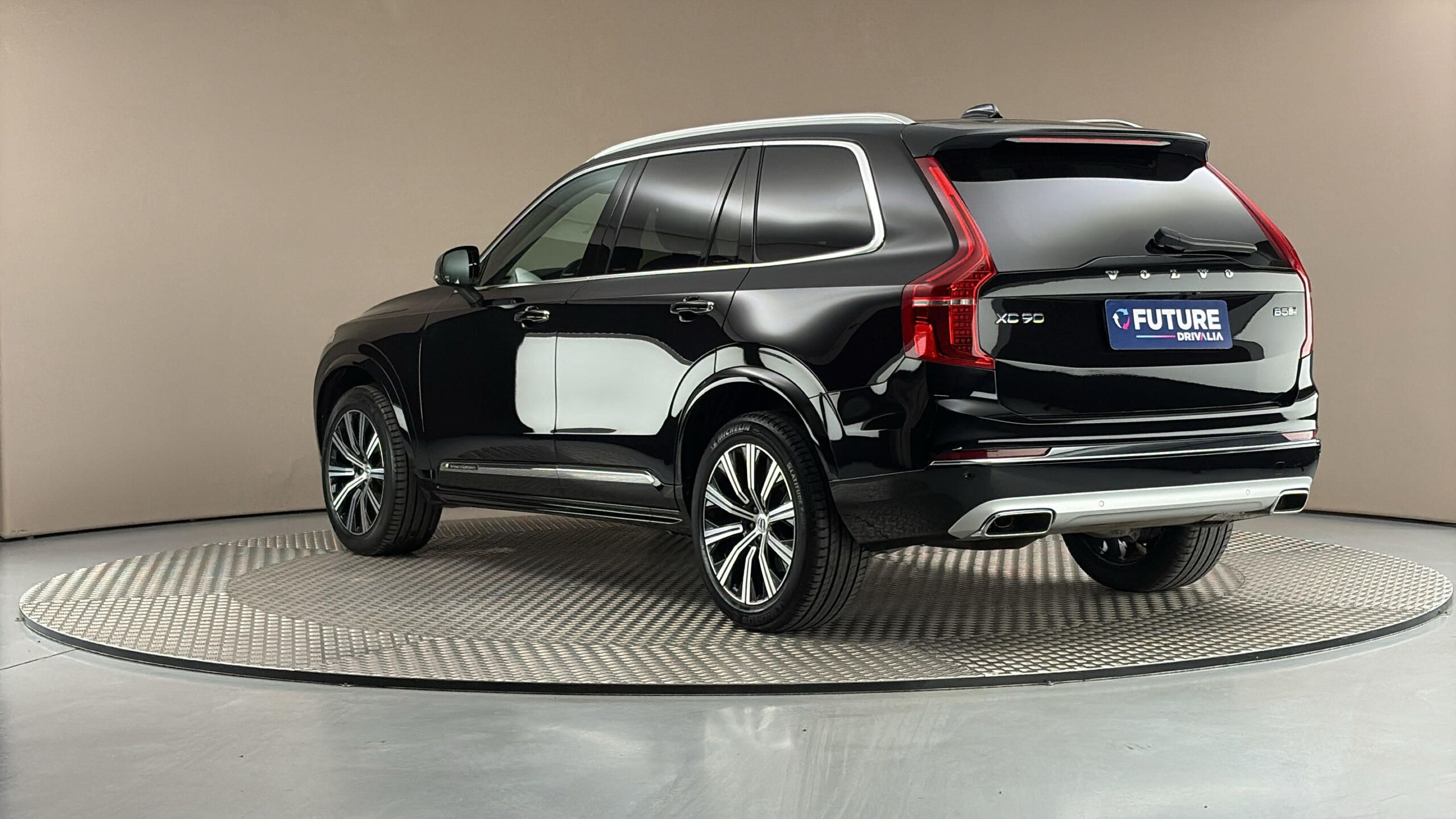 Volvo XC90, 2.0 B5 AUT AWD Inscription - fotka 2