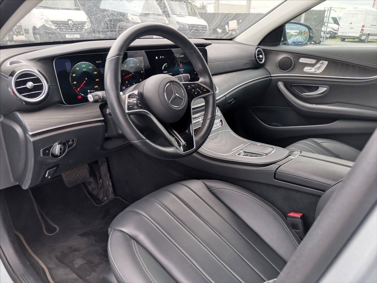 Mercedes-Benz Třídy E, E400d 4M*AIR*HUD*masáž*tažné - fotka 4