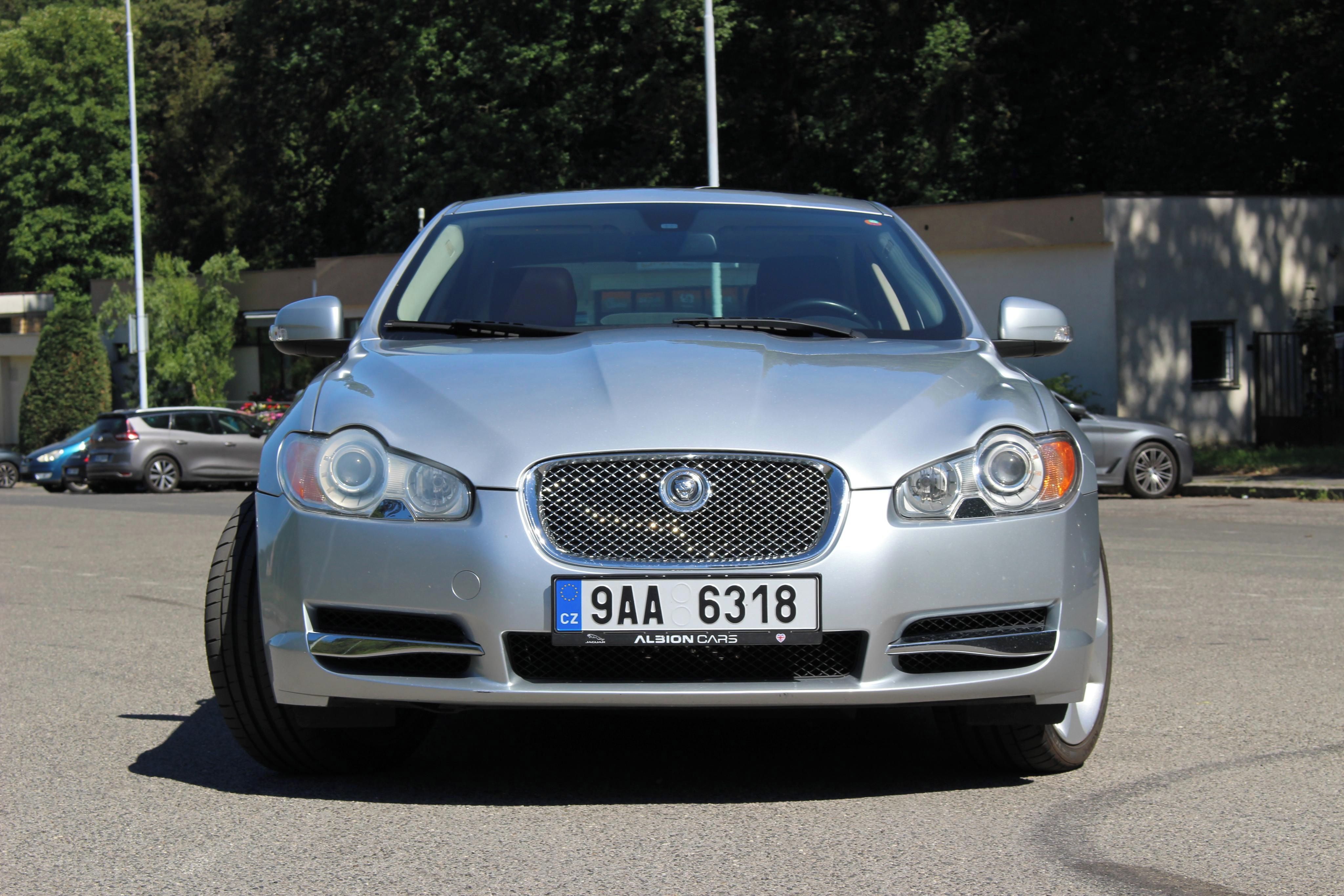 Jaguar XF, 4,2l supercharged V8 - fotka 3