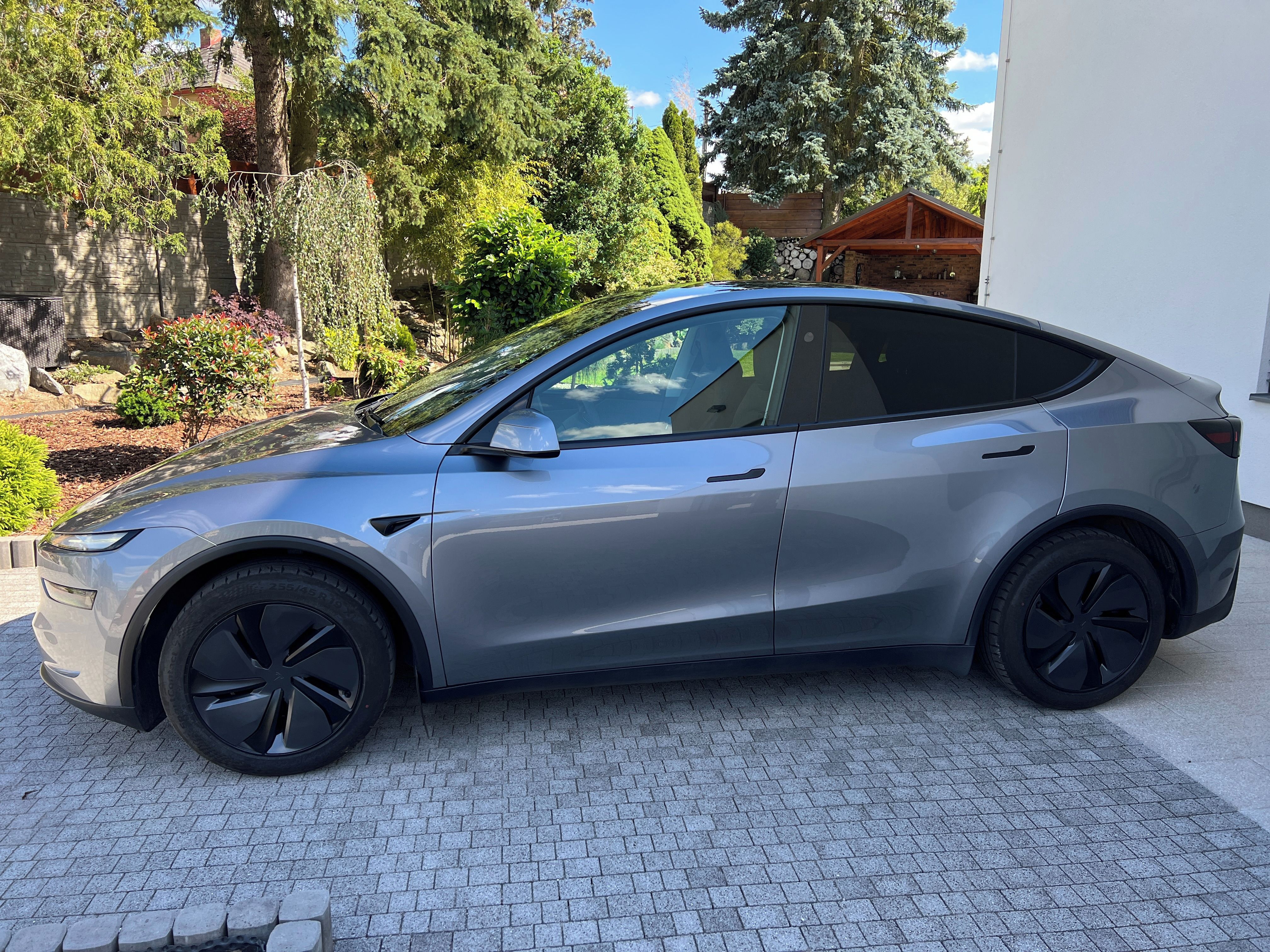 Tesla Model Y - fotka 4