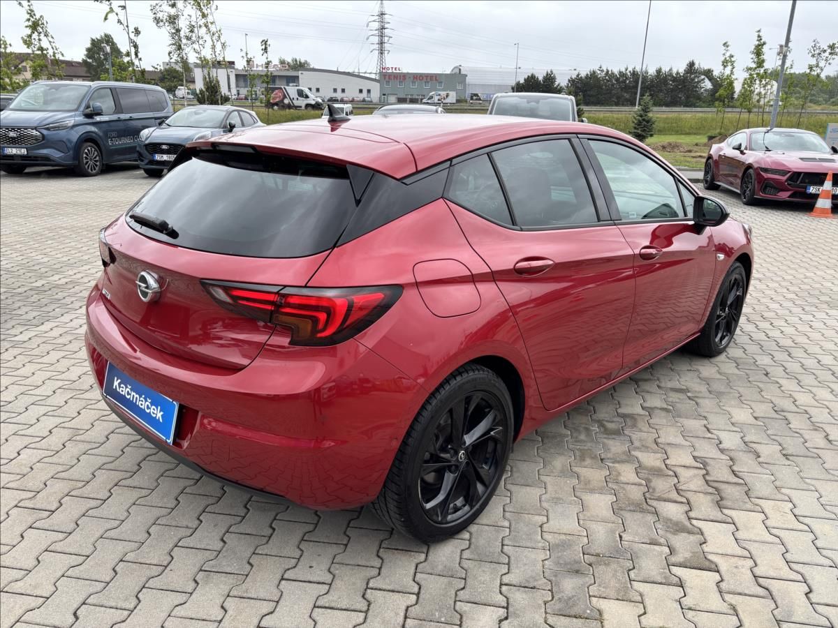Opel Astra, 1,2 Ultimate 107kW - fotka 5
