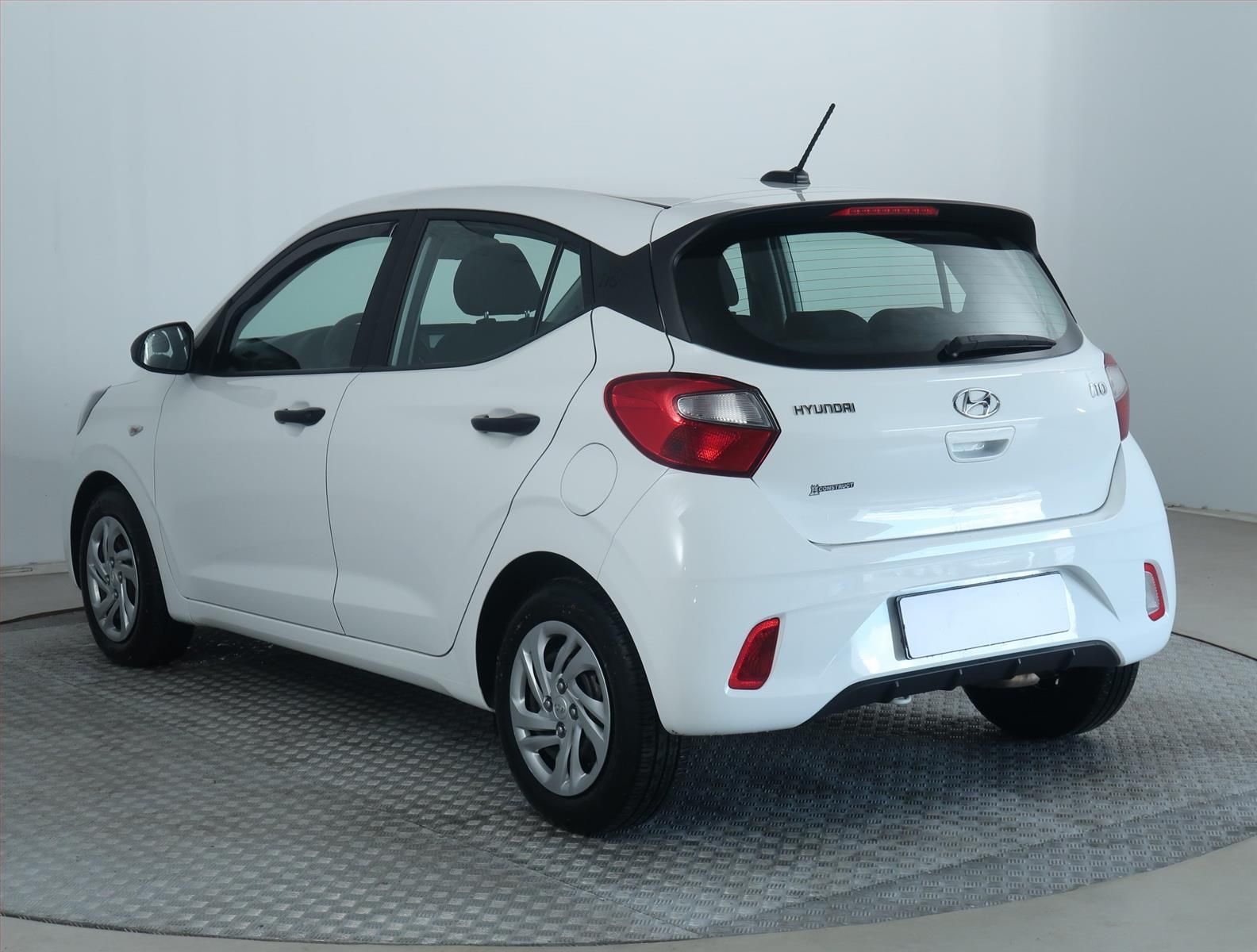 Hyundai i10, 1.0, Serv.kniha, Klima - fotka 4