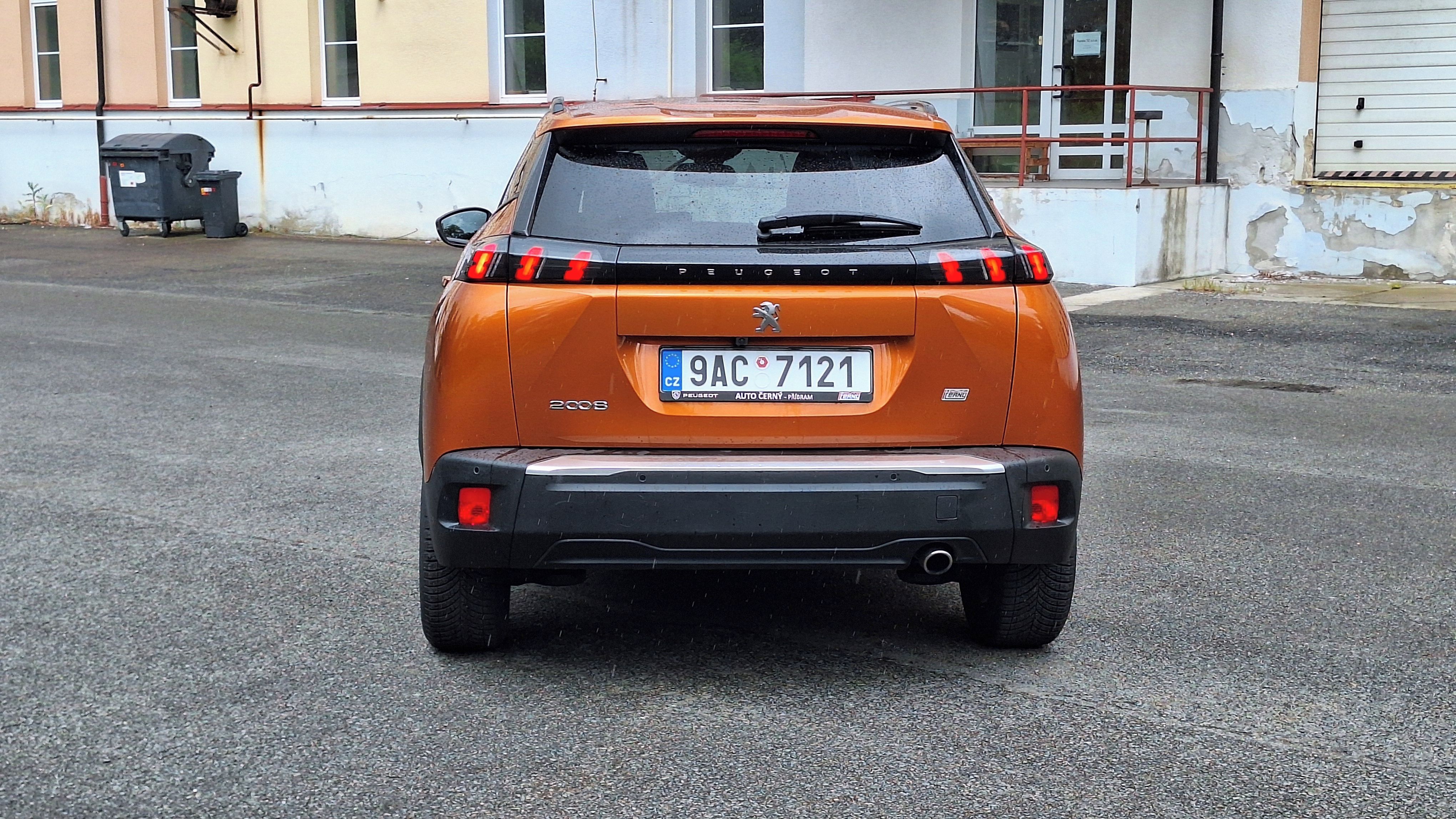 Peugeot 2008, 1,5 BlueHDi 81kw, 39tis km - fotka 5