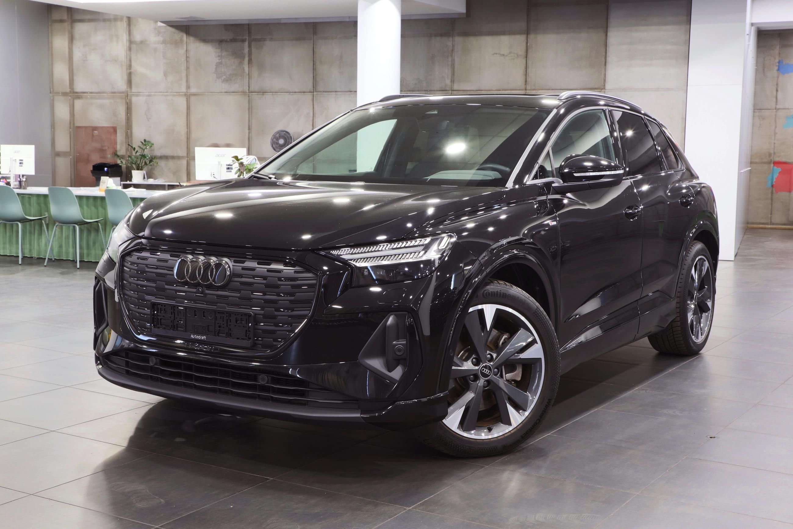 Audi Q4 e-tron, e-tron 45 150kW 82kWh S-Line - fotka 2