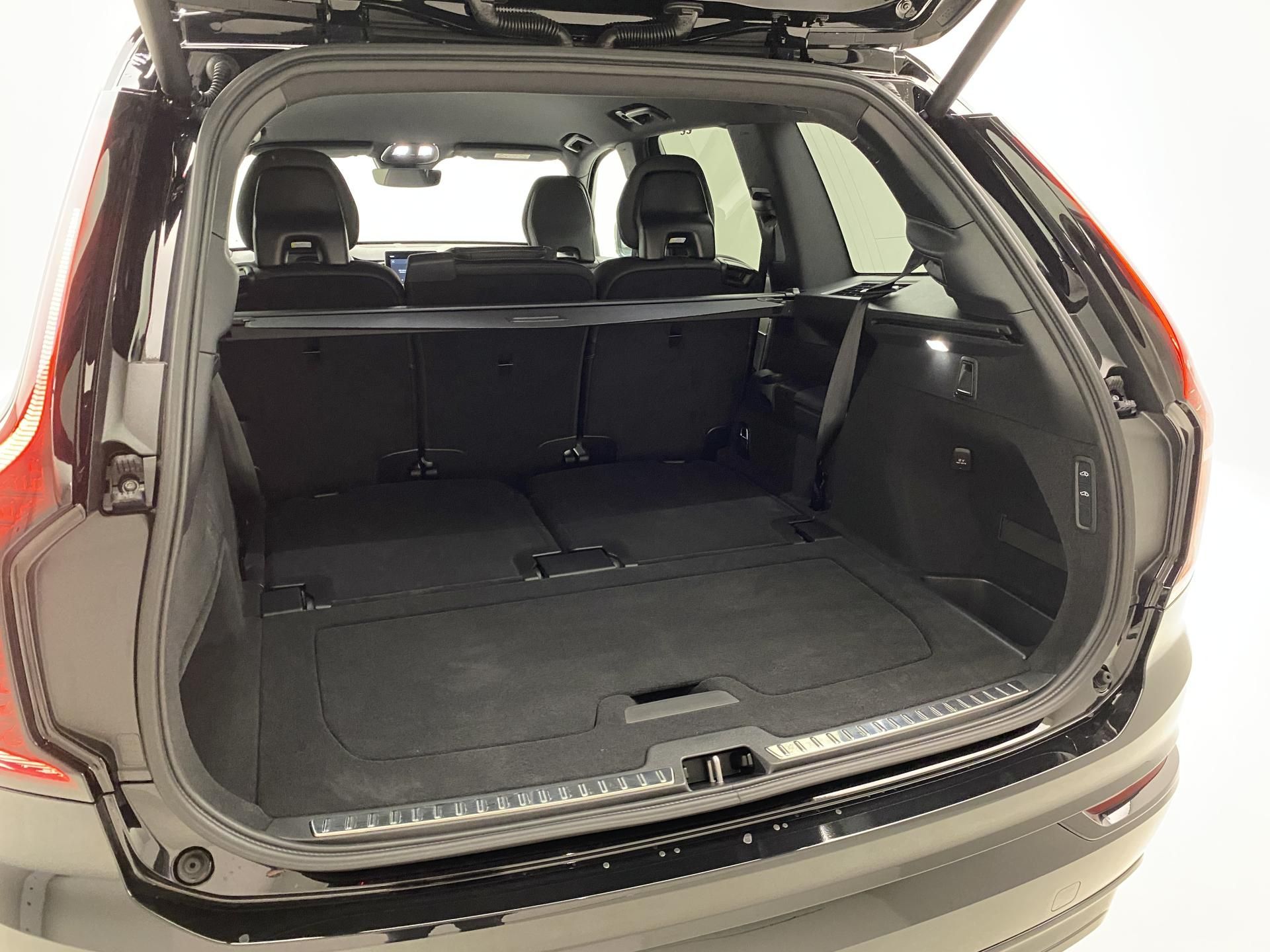 Volvo XC90, B5 AWD AUT BLACK EDITION PLUS - fotka 5