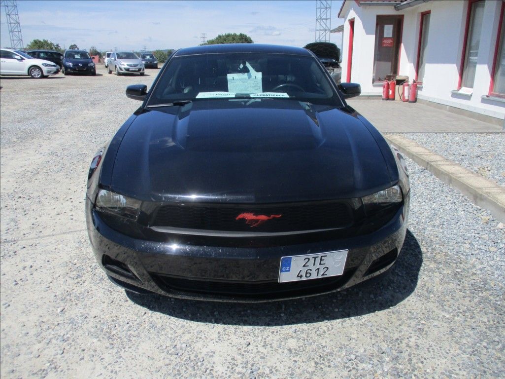 Ford Mustang, 3,7 L V6, klima, 224kW, - fotka 2