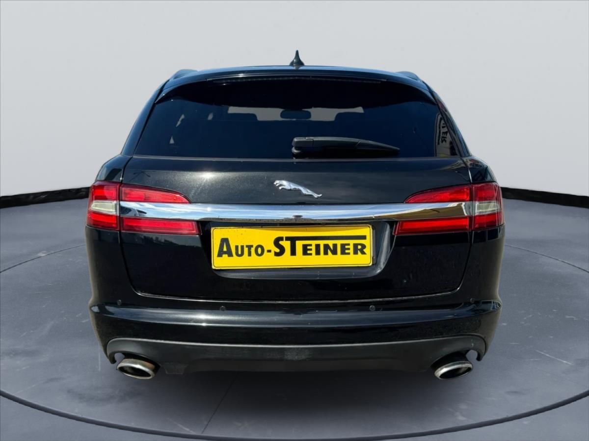 Jaguar XF, 3,0 D V6 Sportbrake 202kw - fotka 6