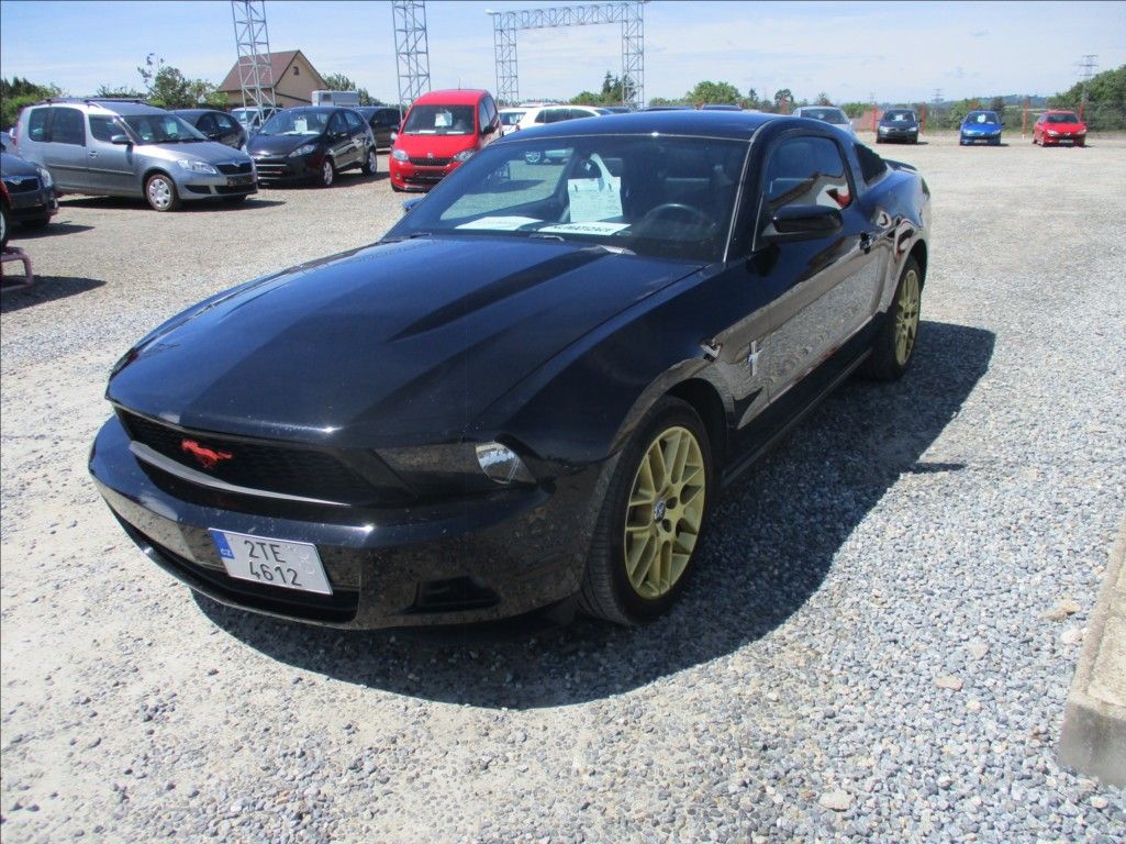 Ford Mustang, 3,7 L V6, klima, 224kW, - fotka 3