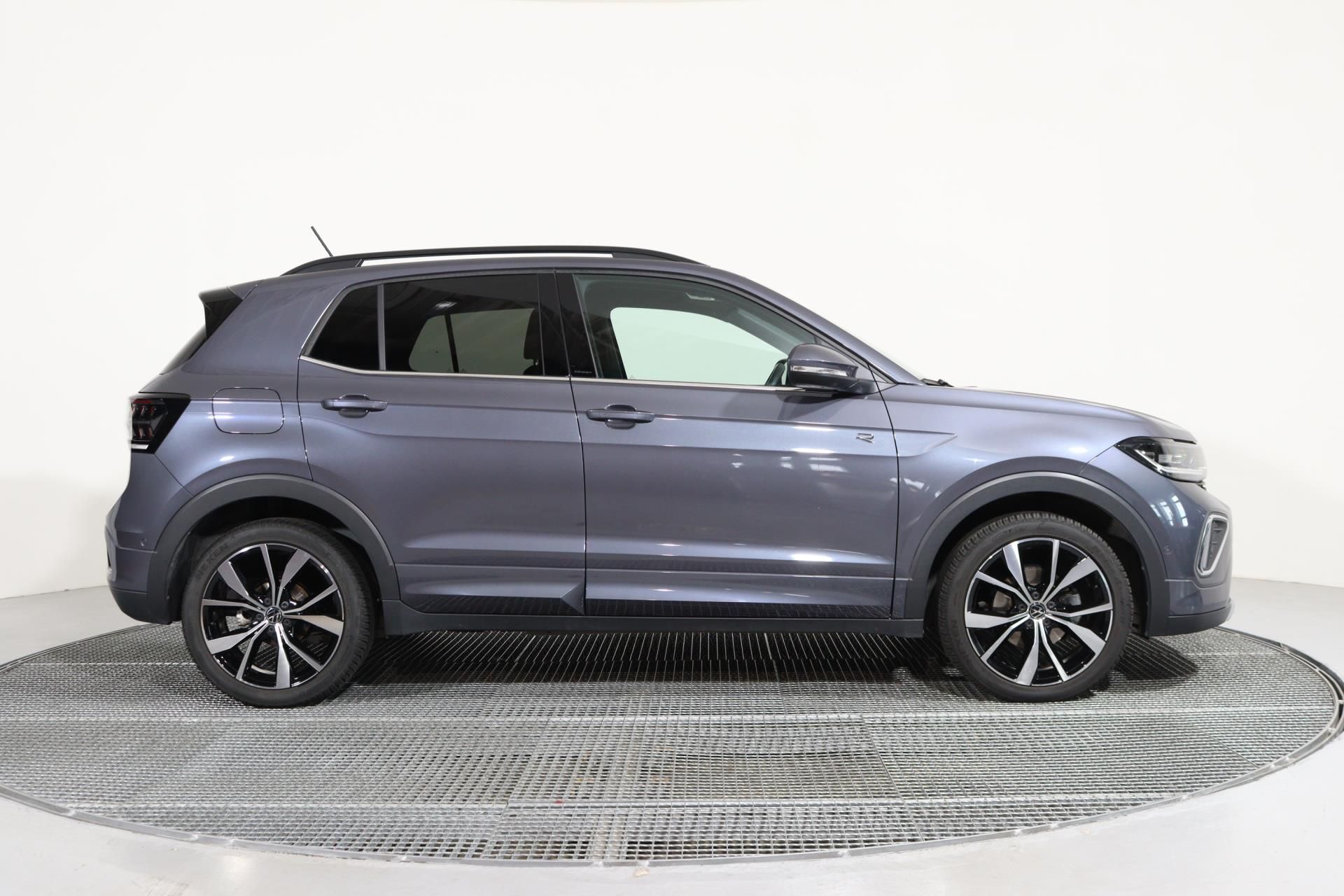 Volkswagen T-Cross, R-Line People 1.0TSI 85 kW DSG - fotka 3
