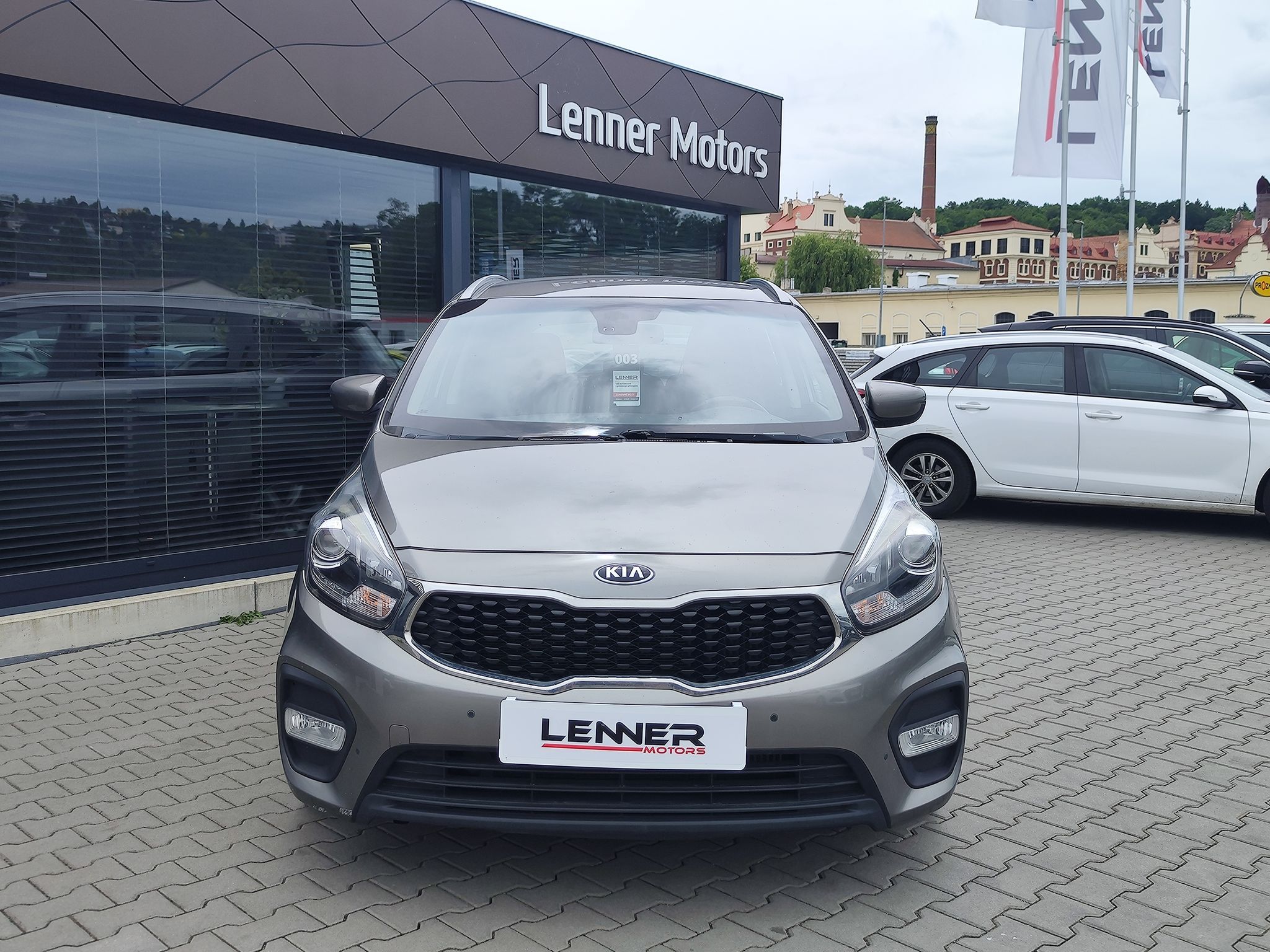 Kia Carens, 1.7 CRDi 7-míst Navi Tažné - fotka 2