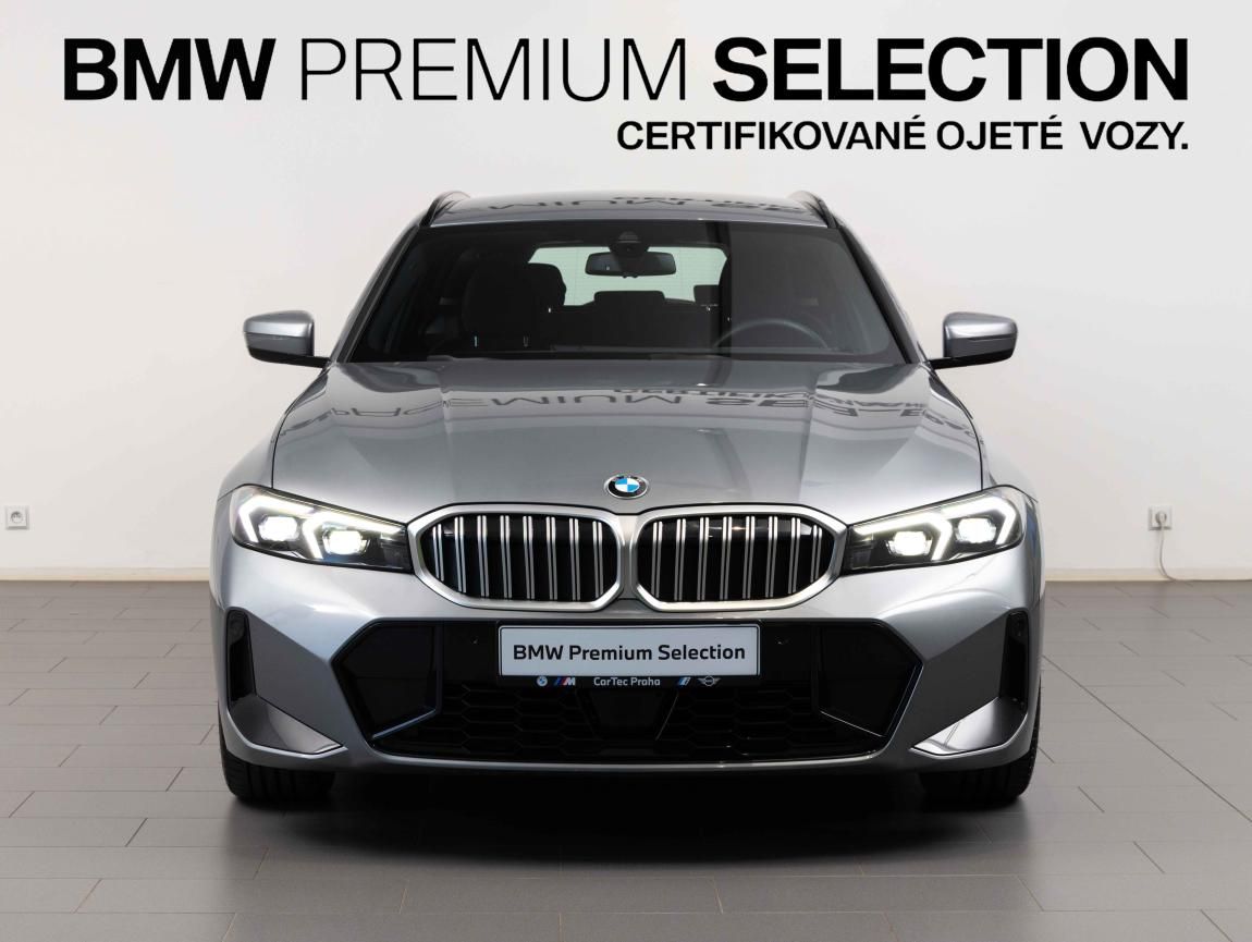 BMW Řada 3, 330i xDrive Touring - fotka 2
