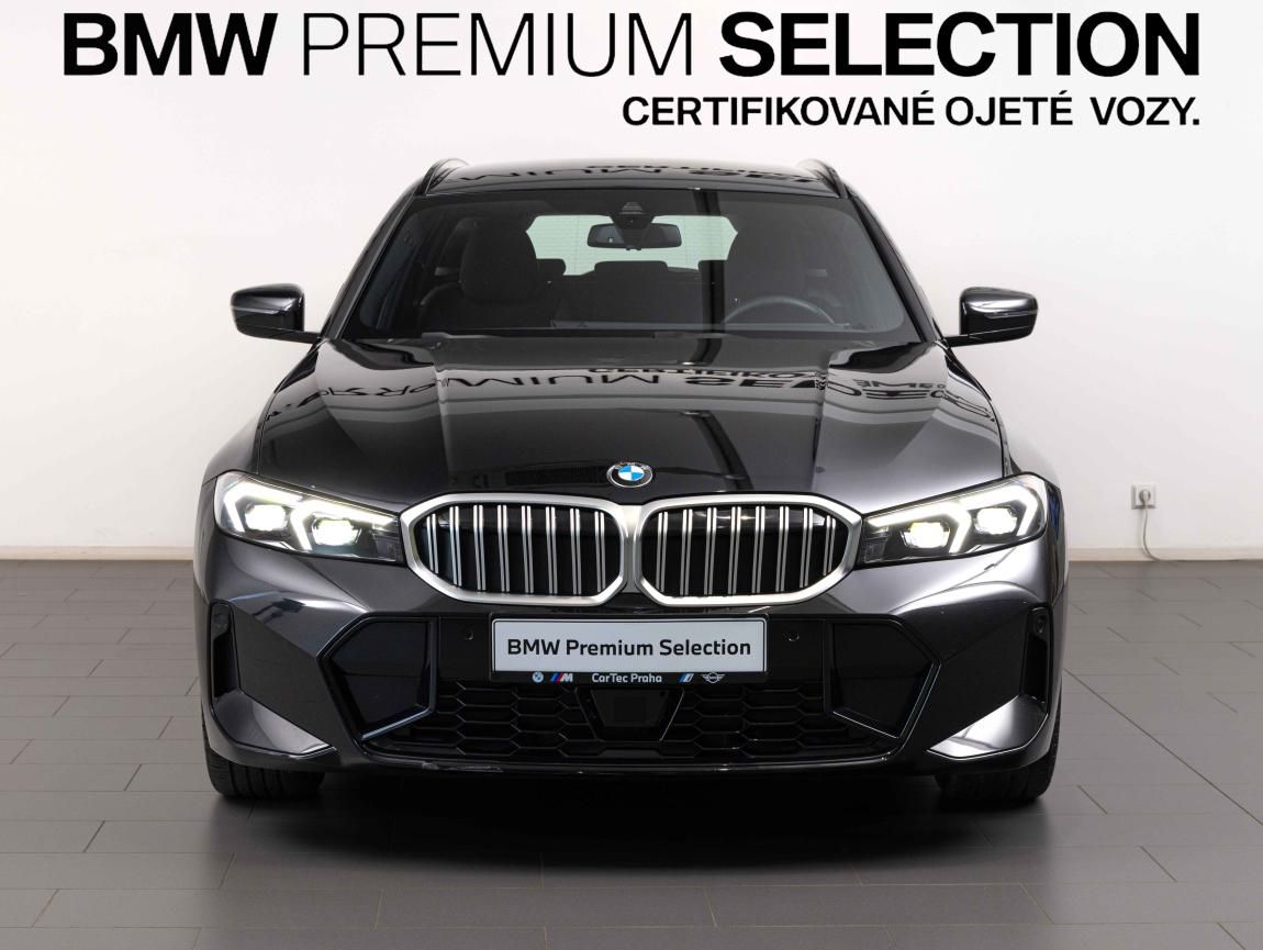 BMW Řada 3, 330i xDrive Touring - fotka 2