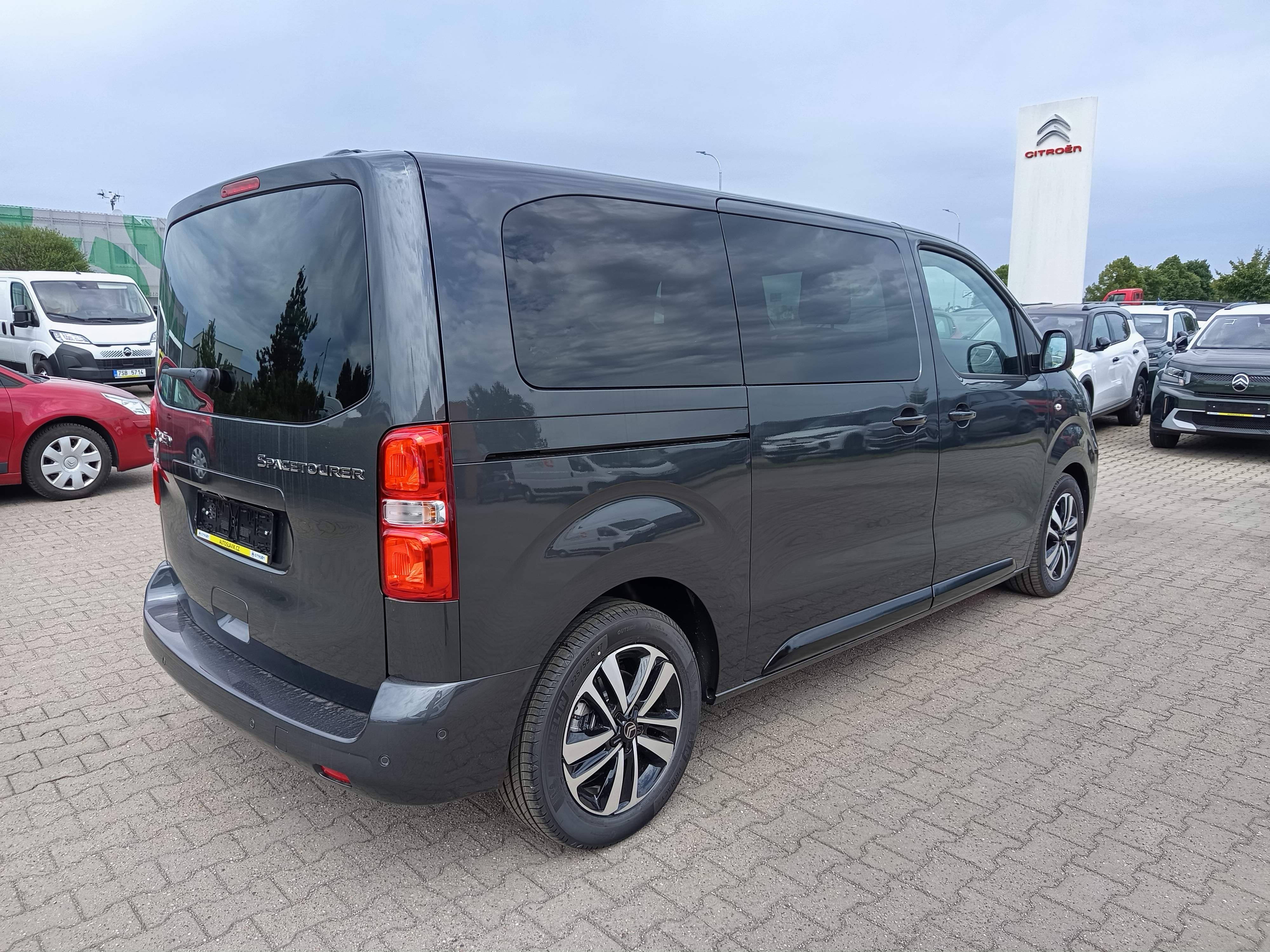 Citroën SpaceTourer, Shine M 2.2Hdi EAT8 180k - fotka 4