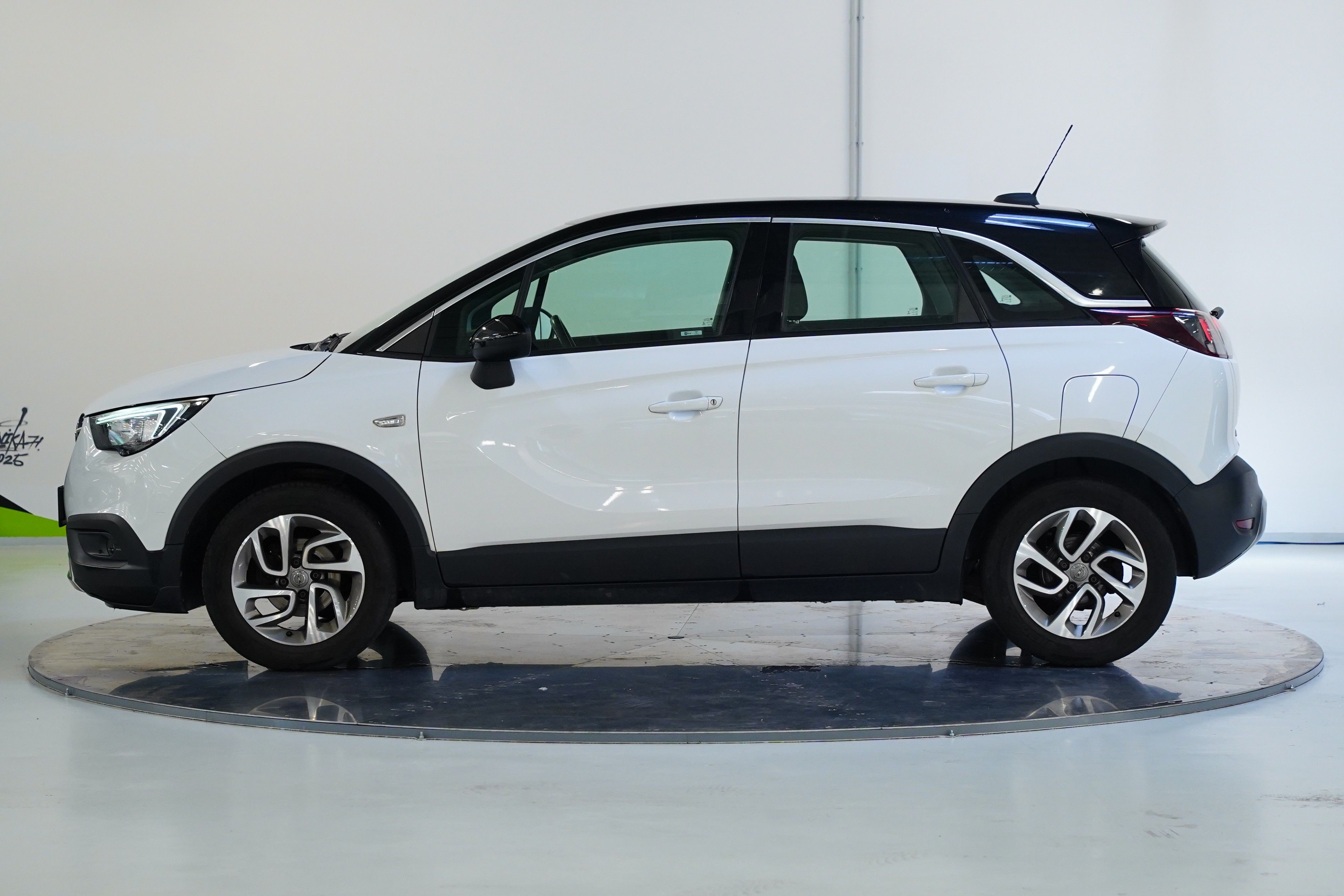Opel Crossland X, 1.2 Turbo - fotka 3