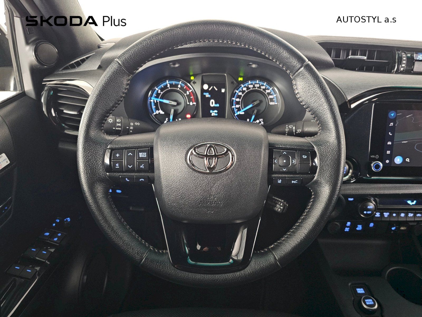 Toyota Hilux, 2.8D-4D 204k 4X4 INVINCIBLE - fotka 5