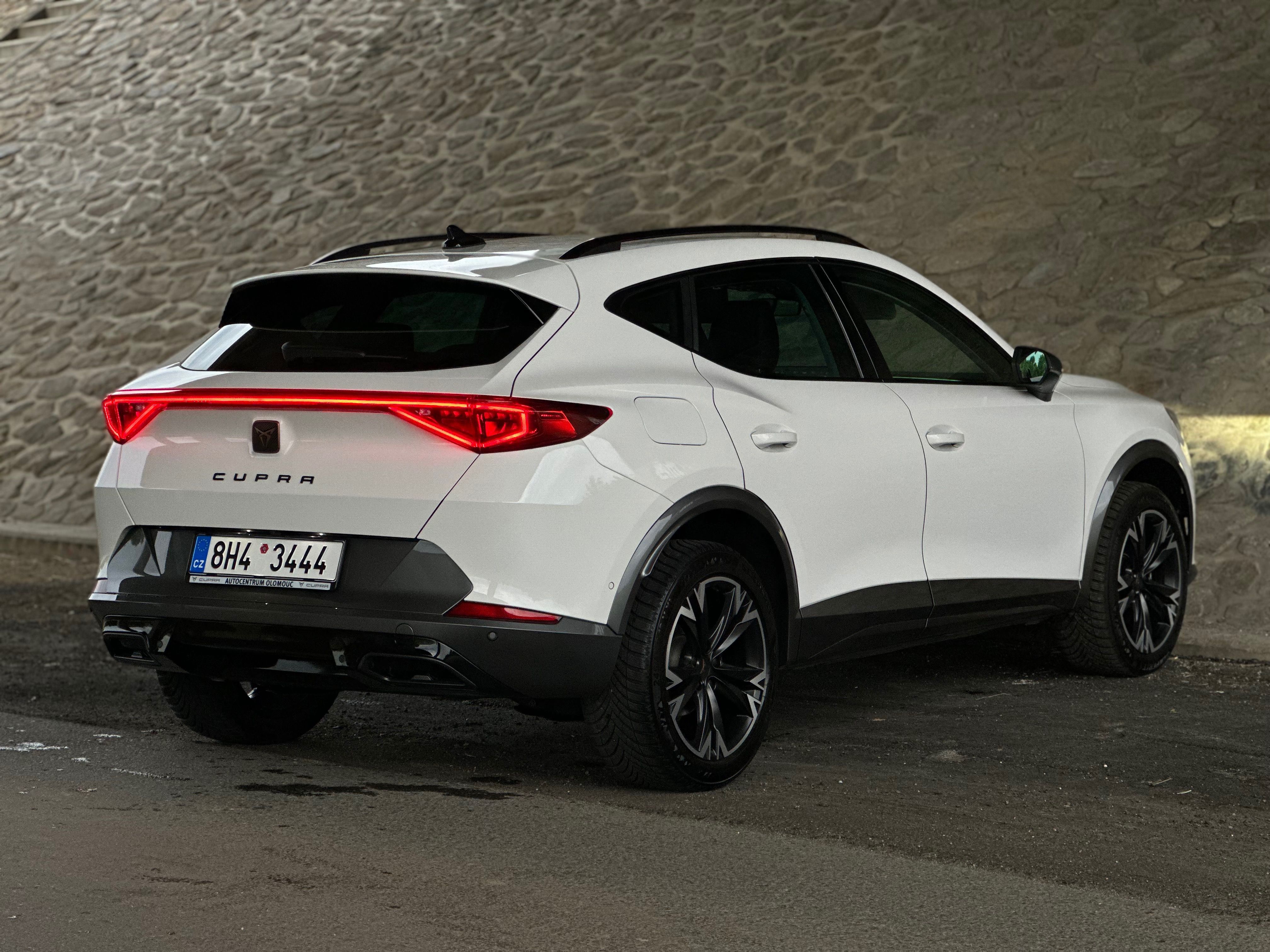 Cupra Formentor, 1.5 TSI 110 kW DSG CZ DPH - fotka 4