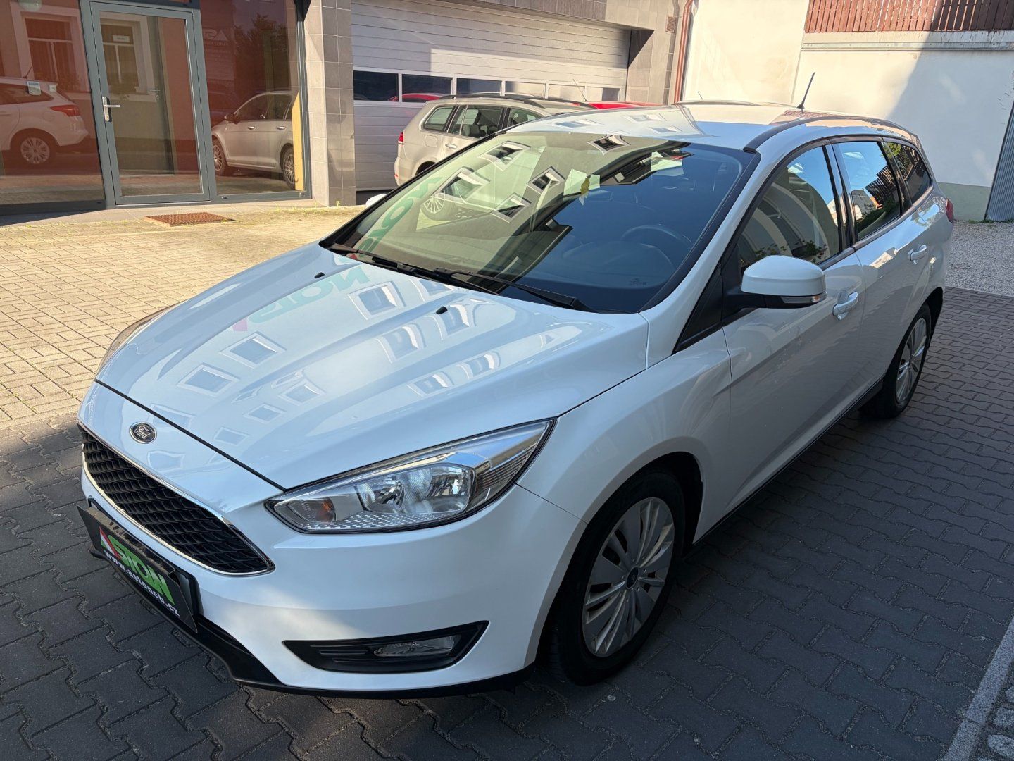 Ford Focus, 1,5 TDCi serviska, navi - fotka 3