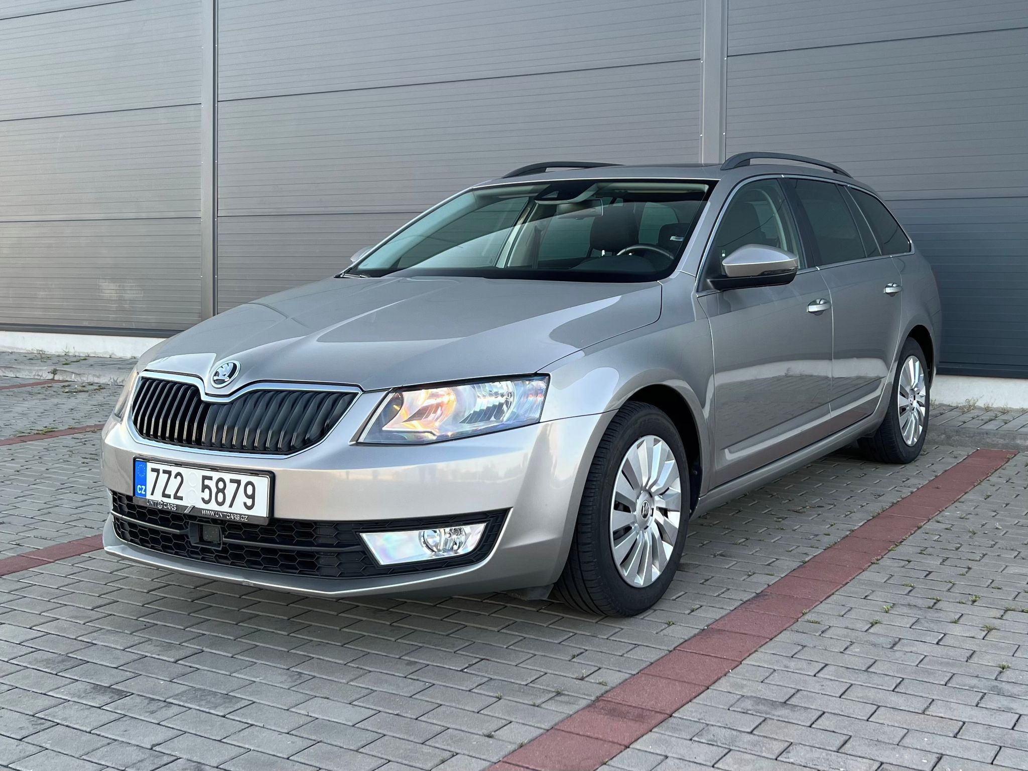 Škoda Octavia, 1,6 TDi 81kW STYLE-KAMERA.P