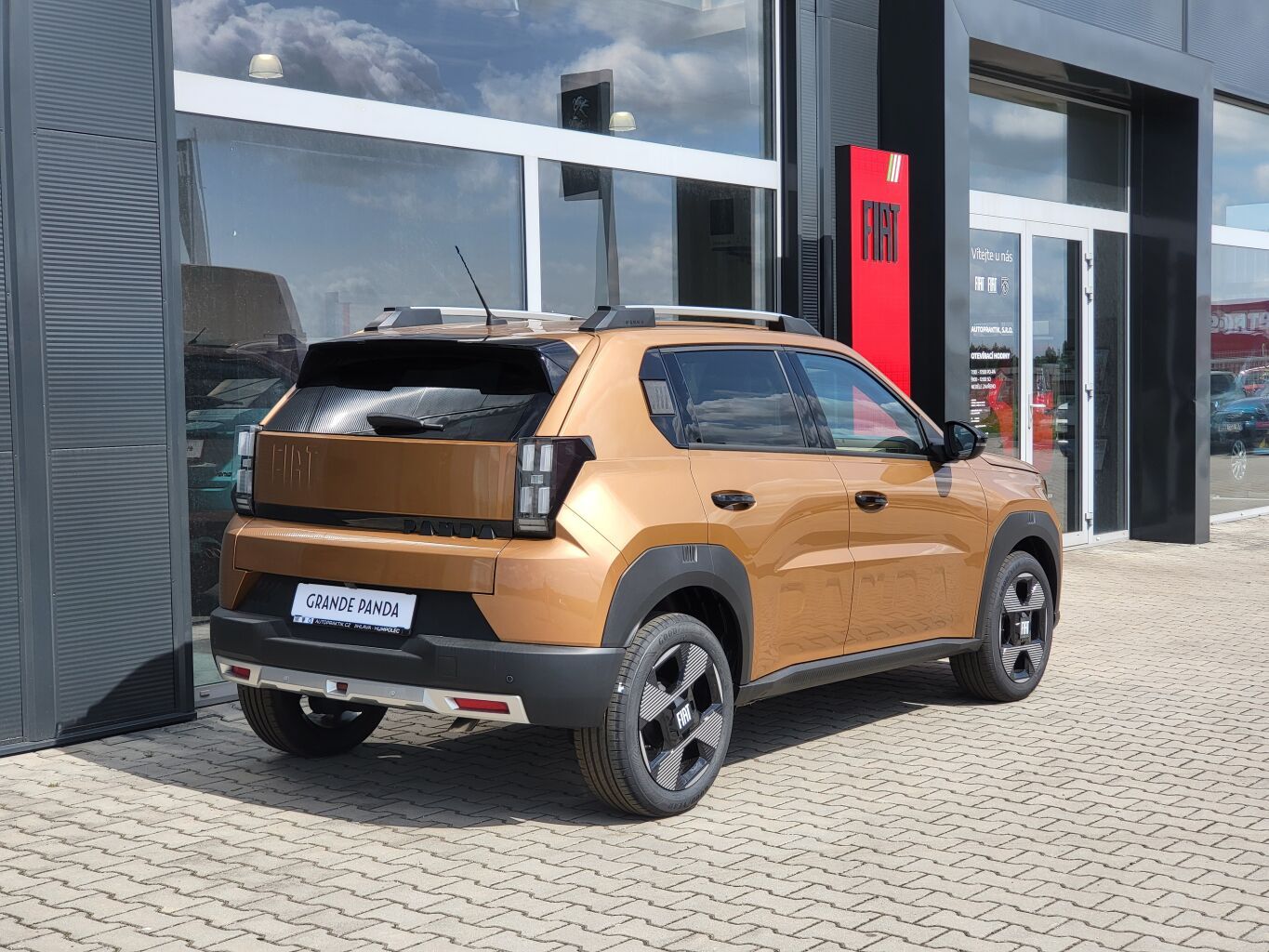 Fiat Grande Panda, La Prima 1.2 Turbo 100k MAN6 N - fotka 4