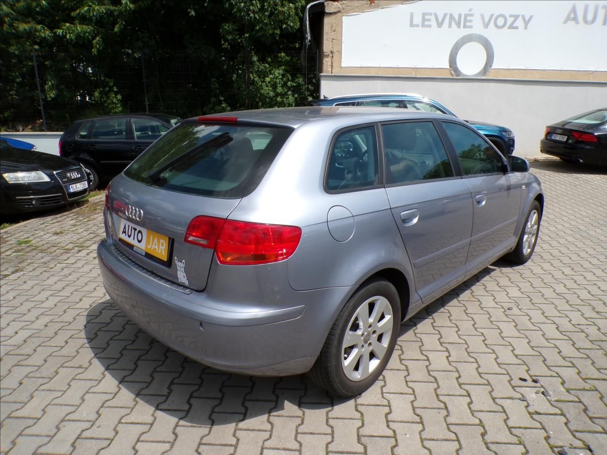 Audi A3, 1,6 i  DIGI.KLIMA - fotka 5