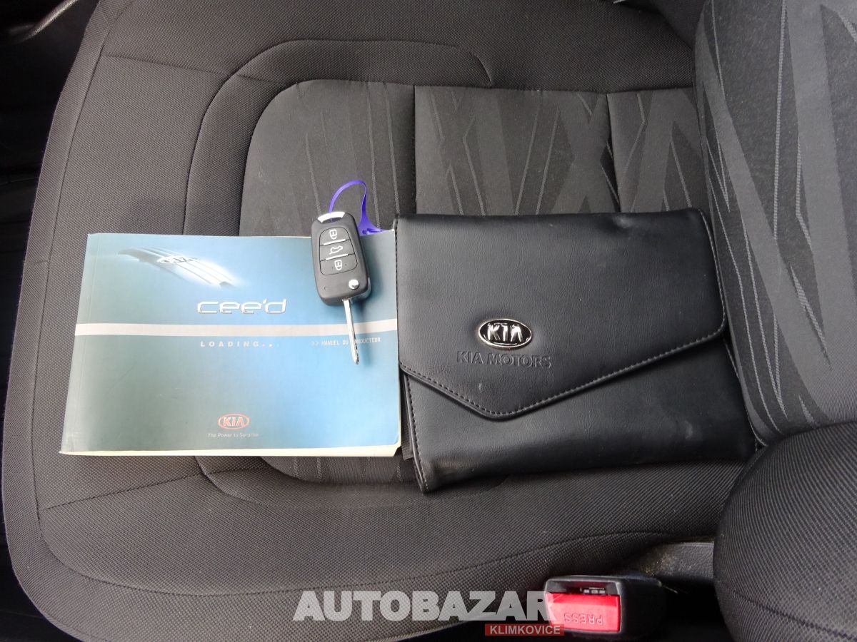 Kia Cee´d, 1,6 CRDI - fotka 2