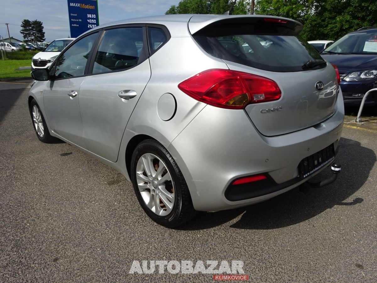 Kia Cee´d, 1,6 CRDI - fotka 6