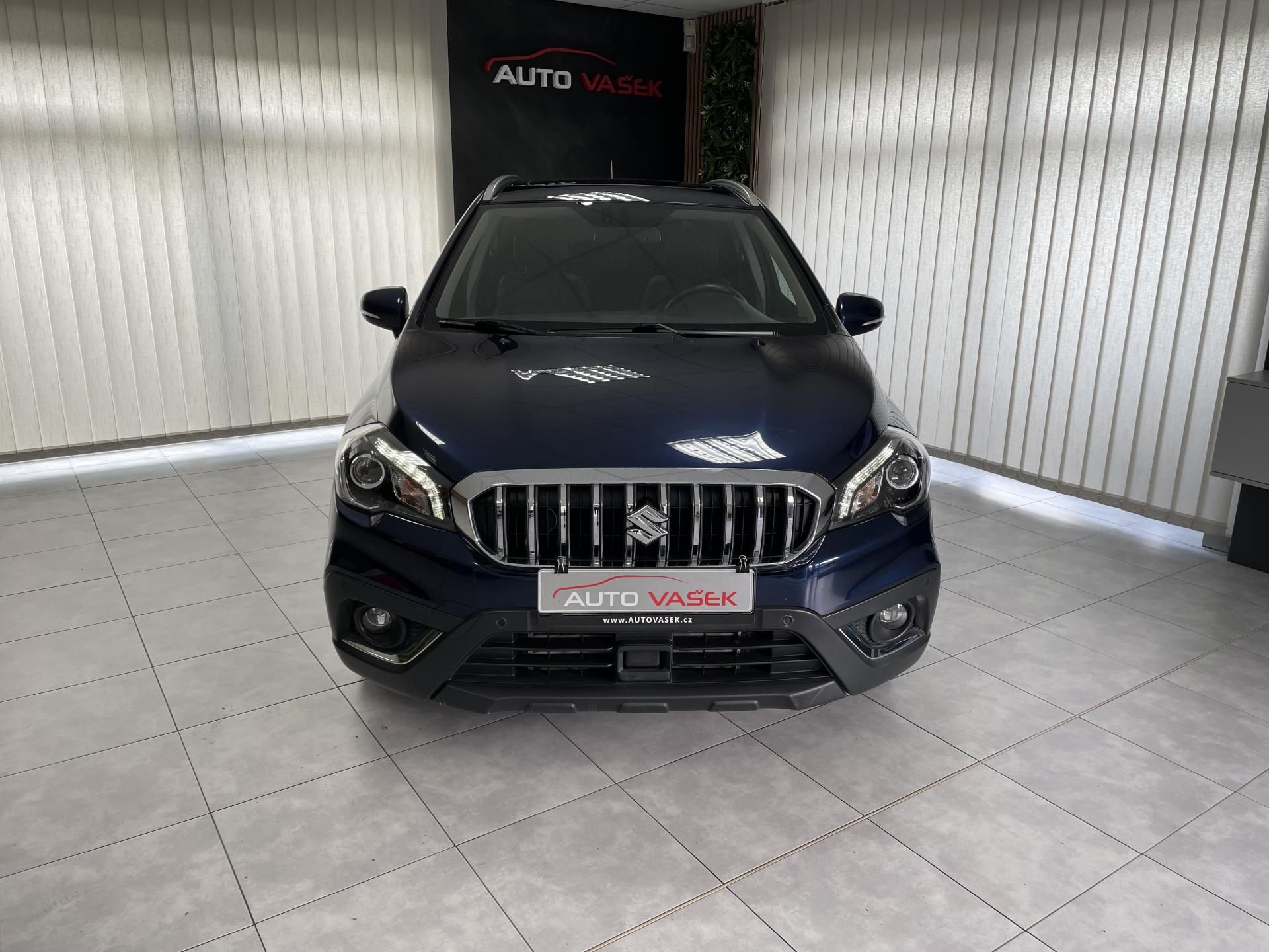 Suzuki SX4 S-Cross, 1.4 BJ 4x4 AT ČR PANO NAVI XEN - fotka 5