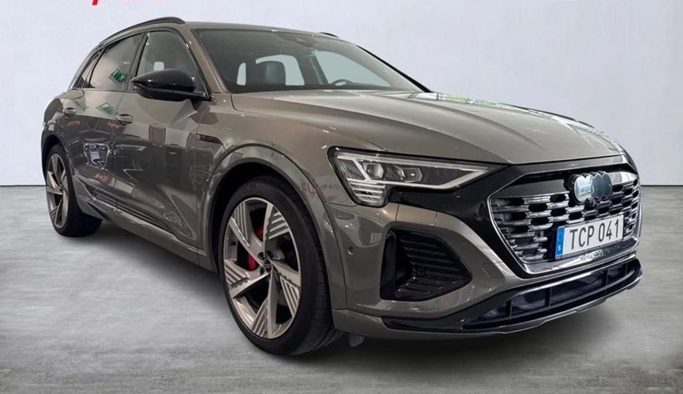 Audi Q8 e-tron, 55 Q 360k HuD Tažné 4 zóny - fotka 2