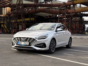 1.5 t-gdi MHEV, fastback verze