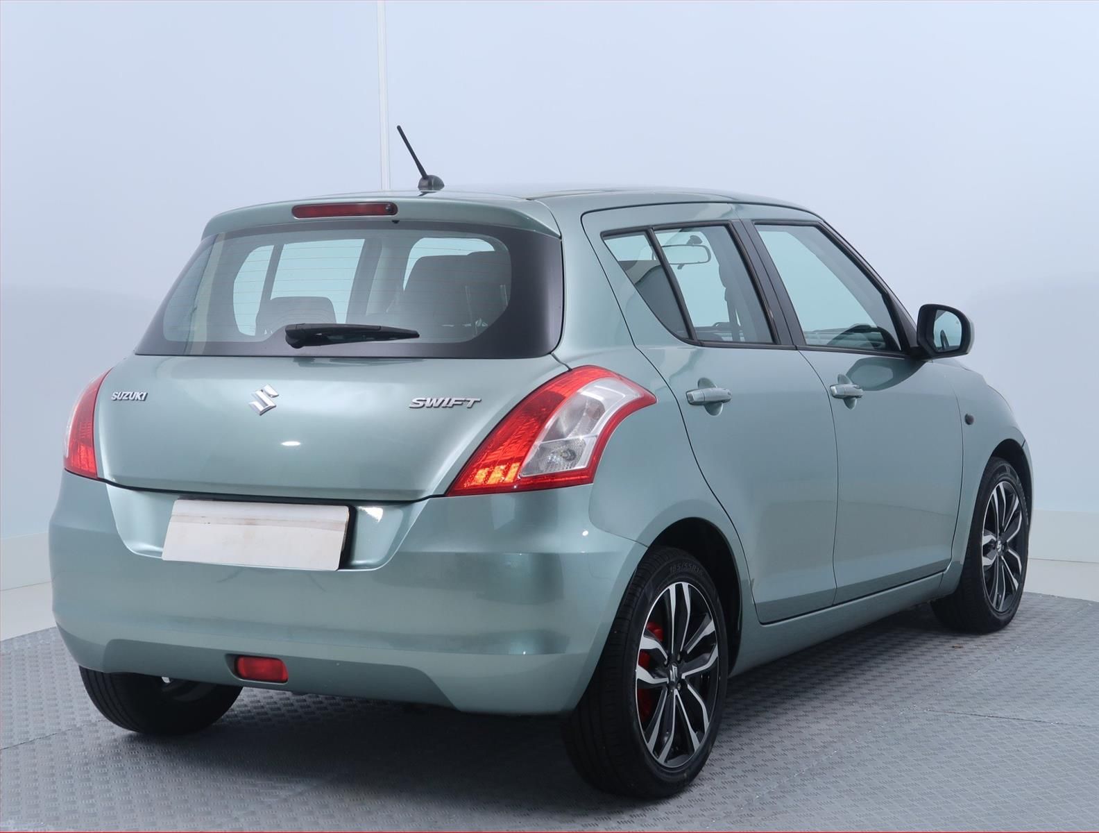 Suzuki Swift, 1.2, Klima, El. okna - fotka 5