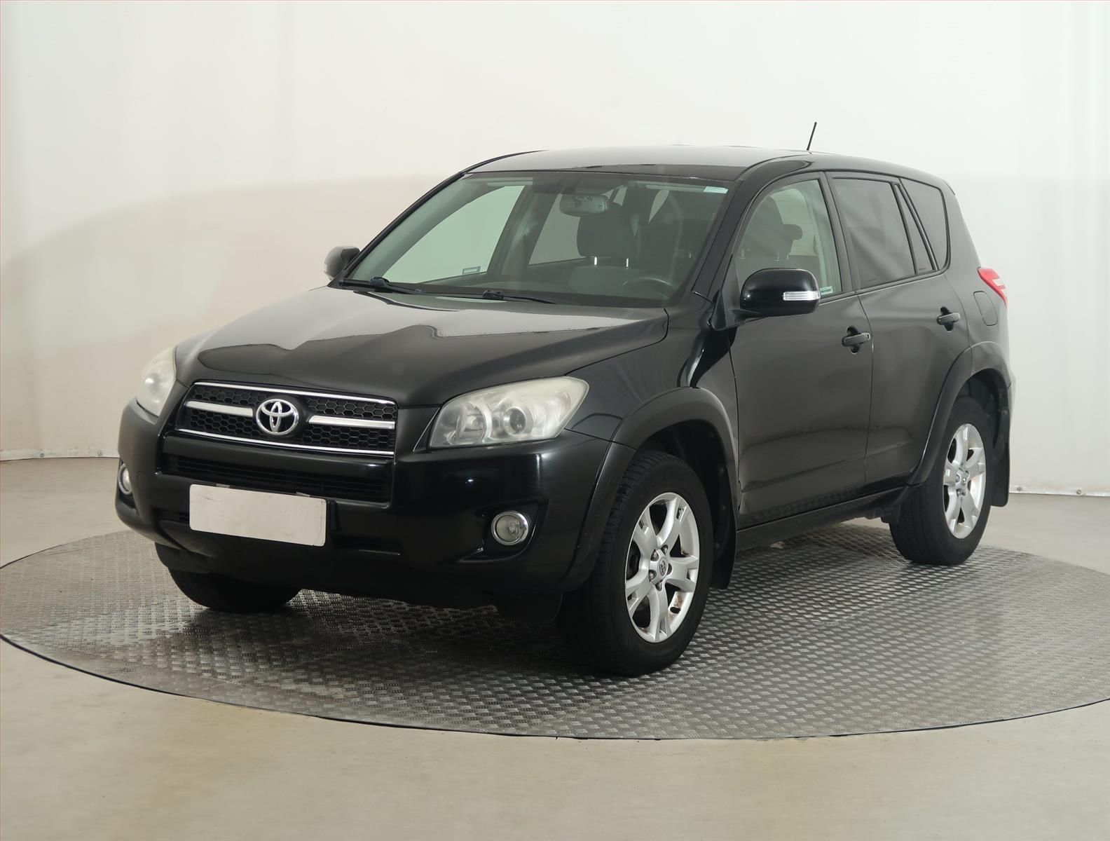 Toyota Rav4, 2.2 D-4D, 4X4 - fotka 2