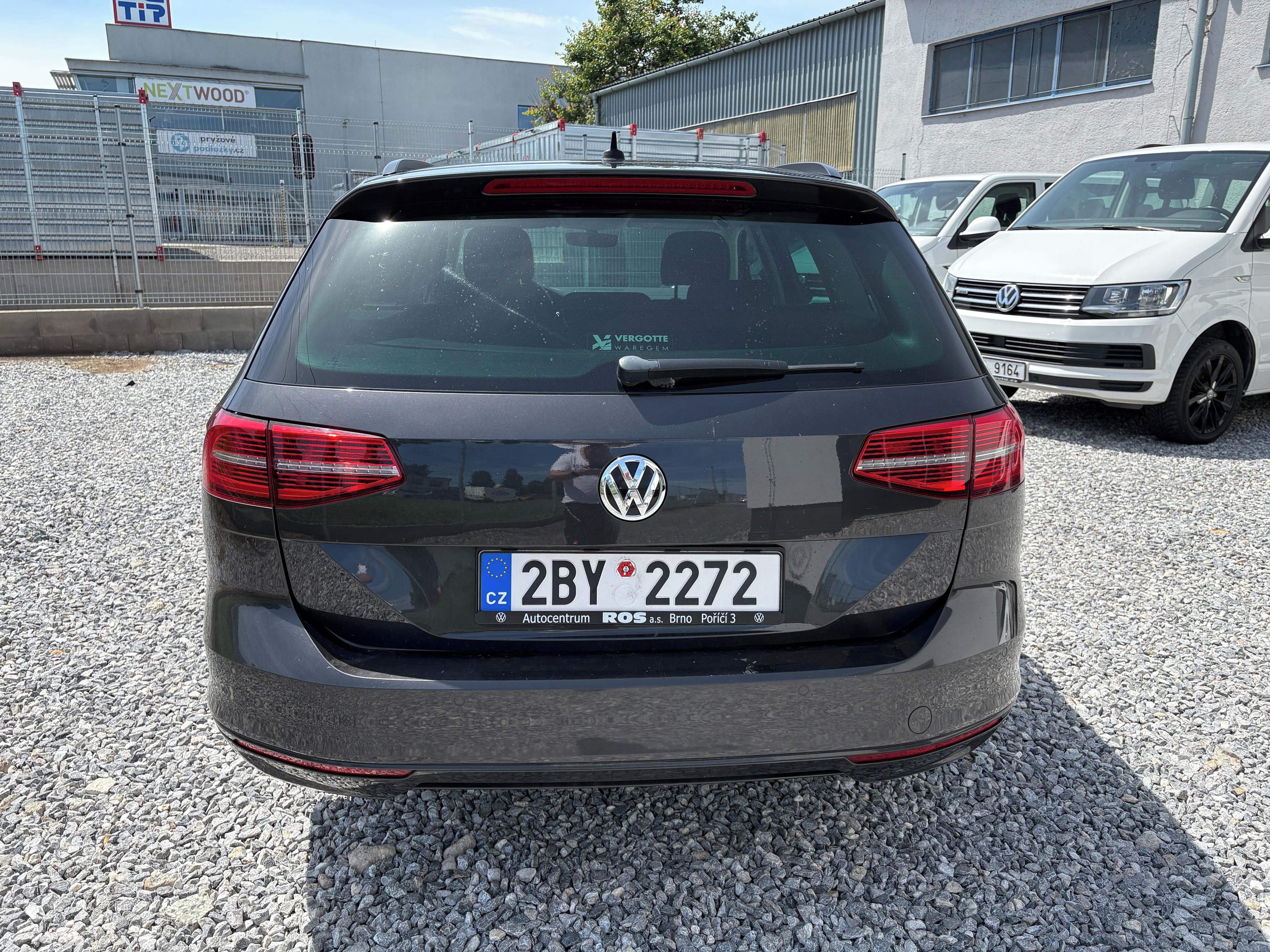 Volkswagen Passat, full led, nové rozvody, DPH - fotka 5