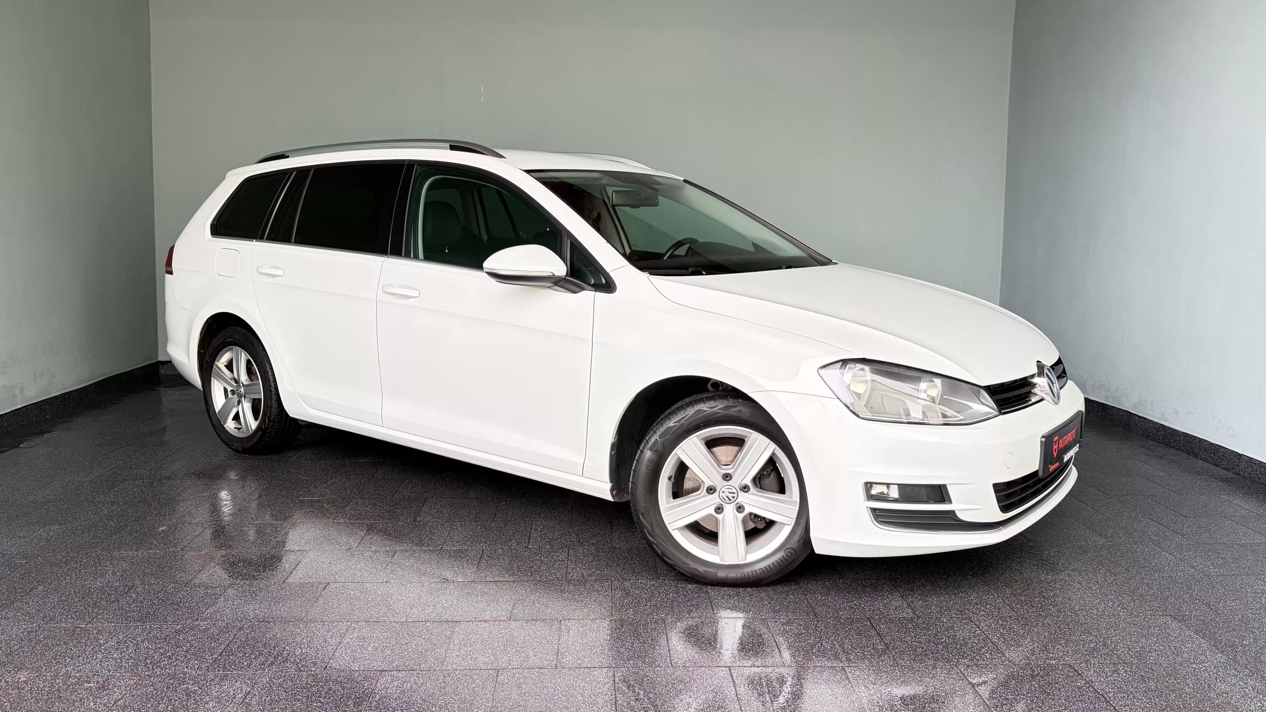 Volkswagen Golf, VII-Variant-1.6TDi-81kW-DSG-CZ - fotka 3