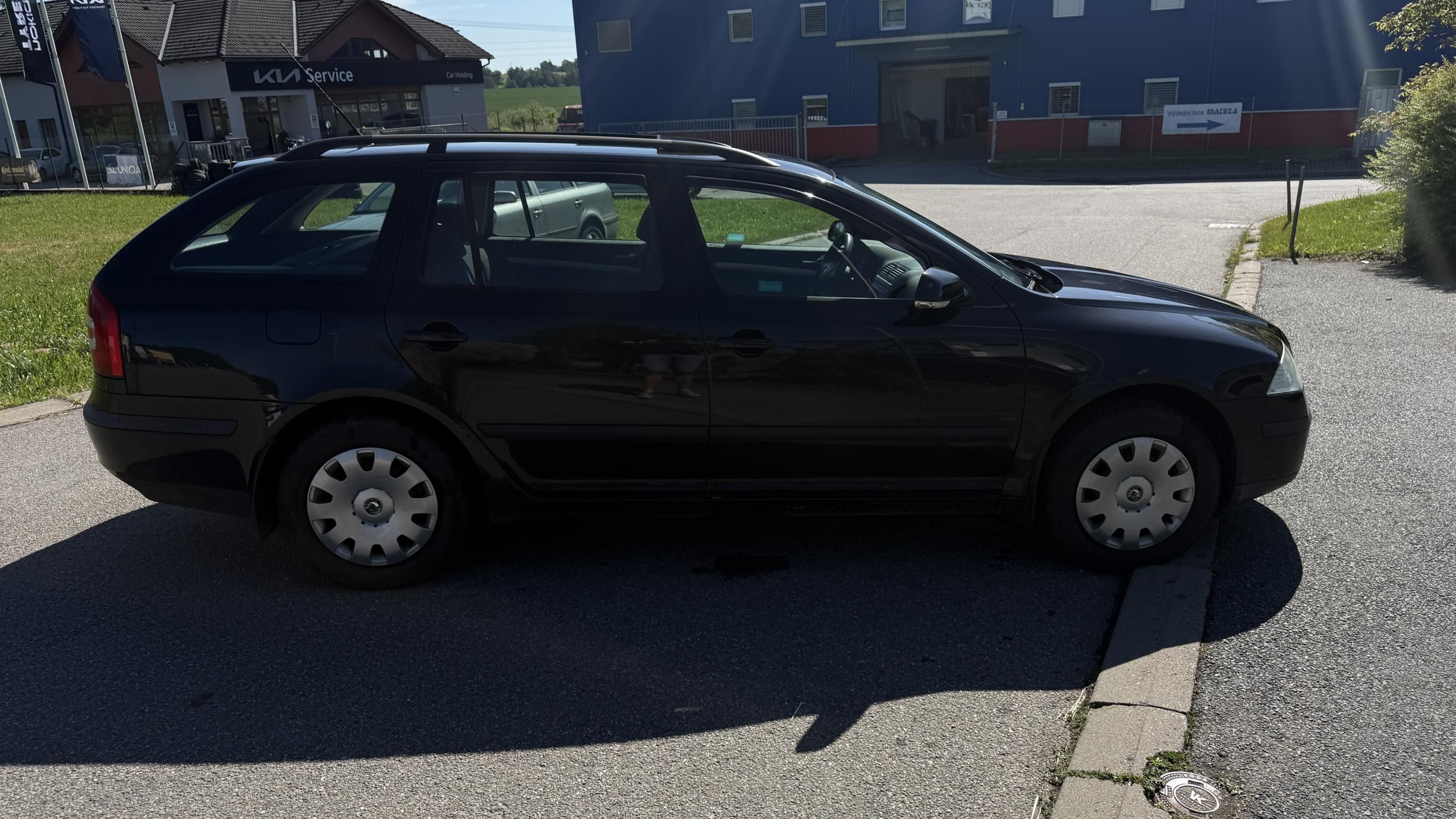 Škoda Octavia, KOMBI 1.6 FSI 85KW - fotka 5