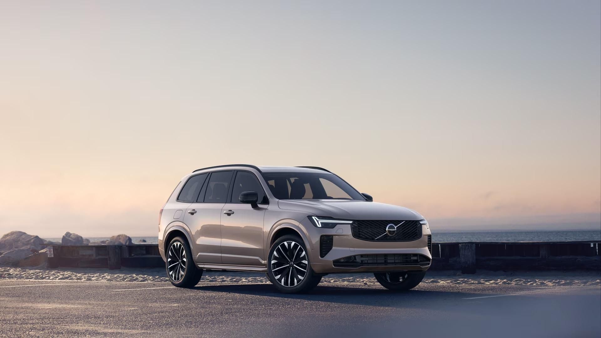 Volvo XC90, T8 AWD RECHARGE DARK ULTRA 7 - fotka 2